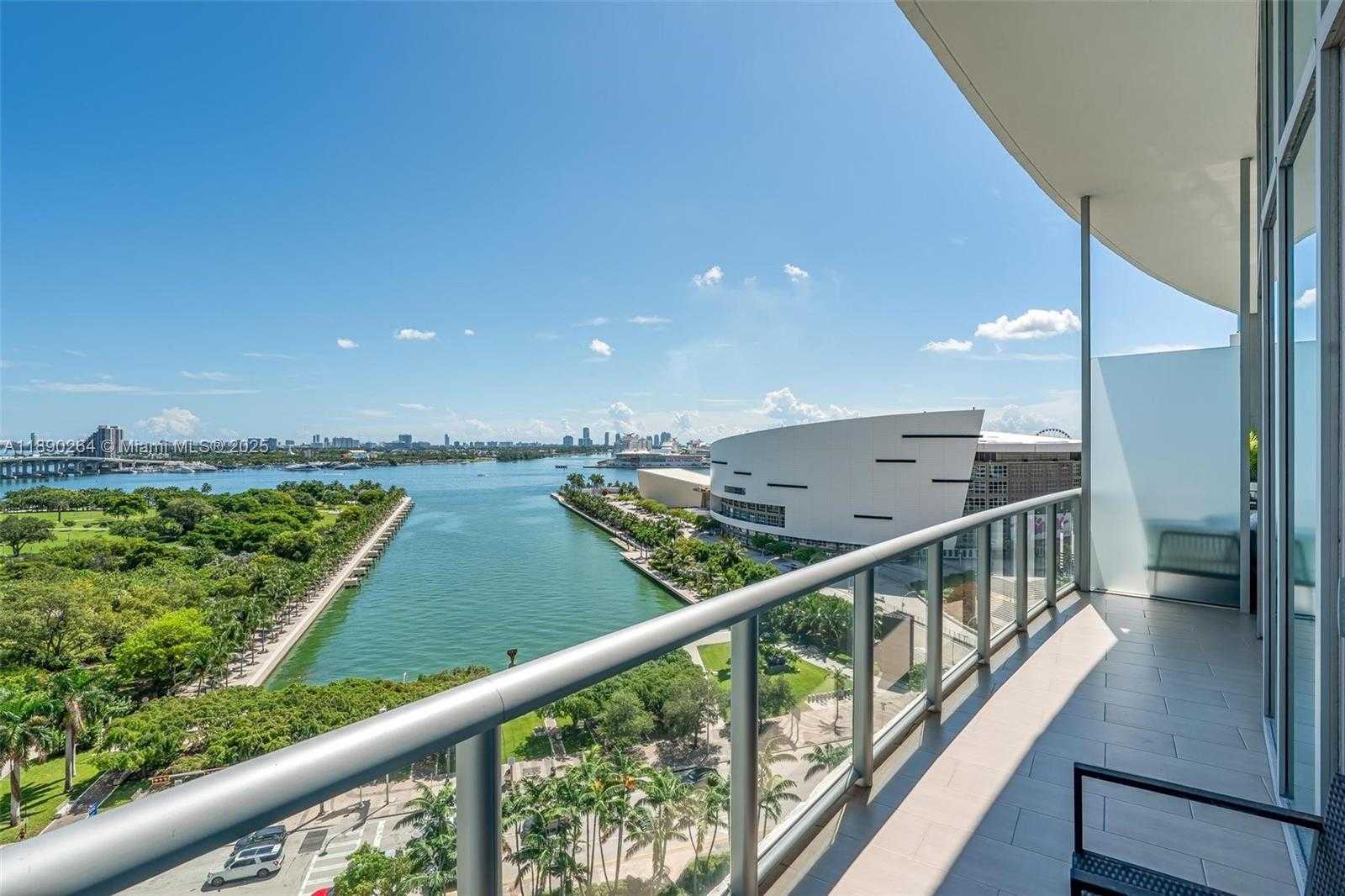 Small Image of 888 BISCAYNE BLVD #1210, Miami Number 2