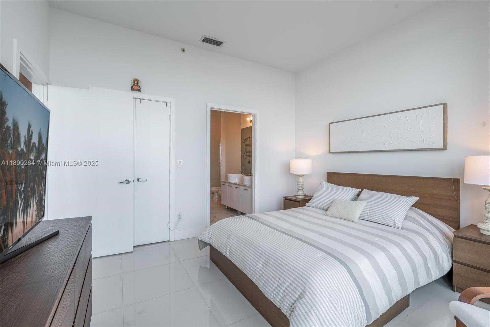 Small Image of 888 BISCAYNE BLVD #1210, Miami Number 20
