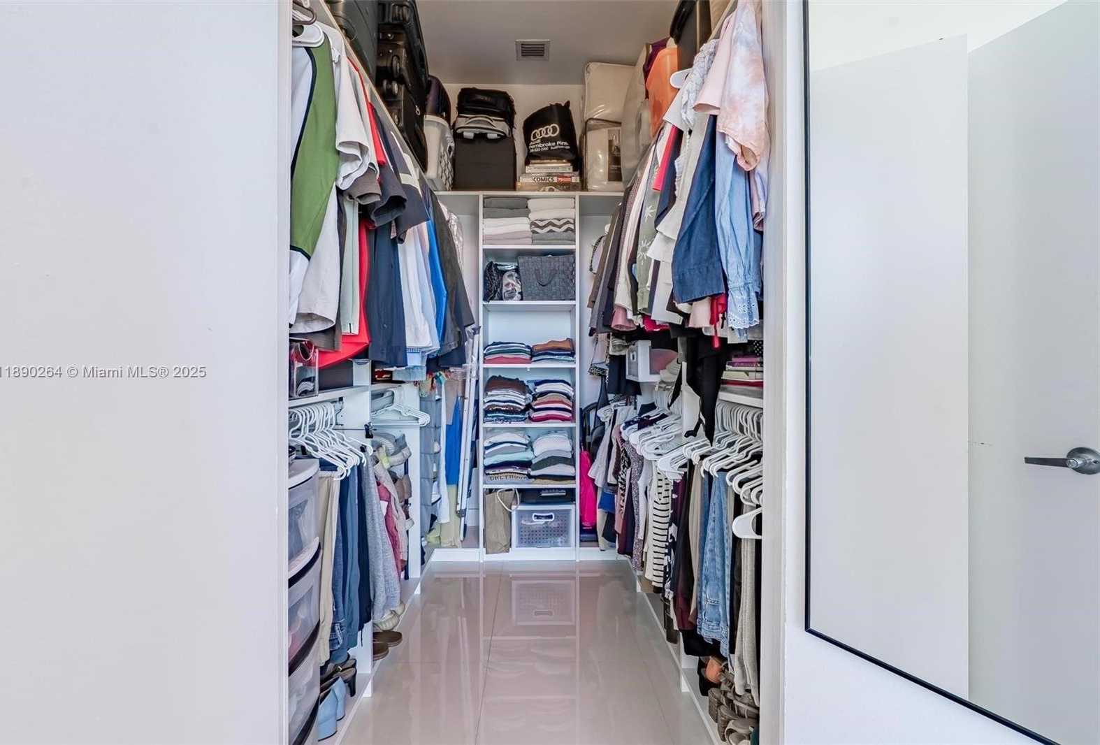 Small Image of 888 BISCAYNE BLVD #1210, Miami Number 9