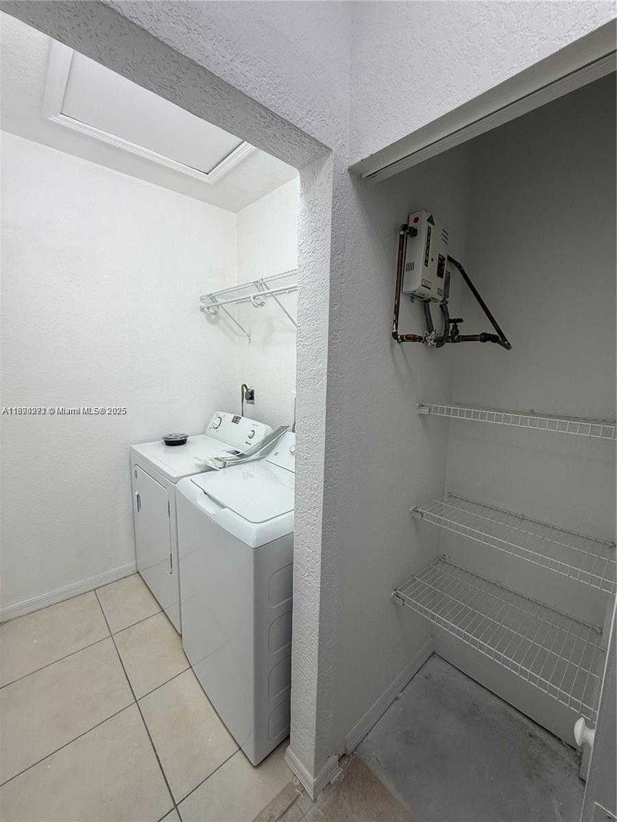 Small Image of 13717 SOUTH WEST 171ST LN, Miami Number 11