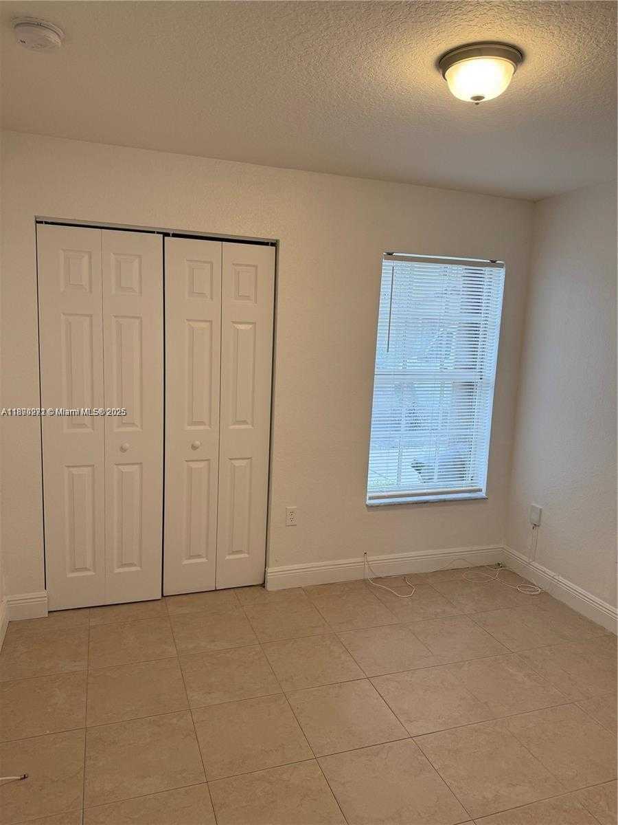 Small Image of 13717 SOUTH WEST 171ST LN, Miami Number 20