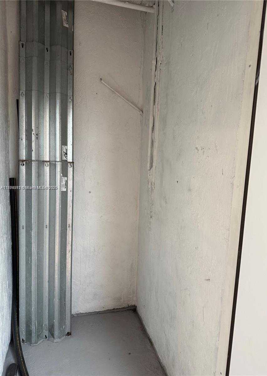 Small Image of 13717 SOUTH WEST 171ST LN, Miami Number 21