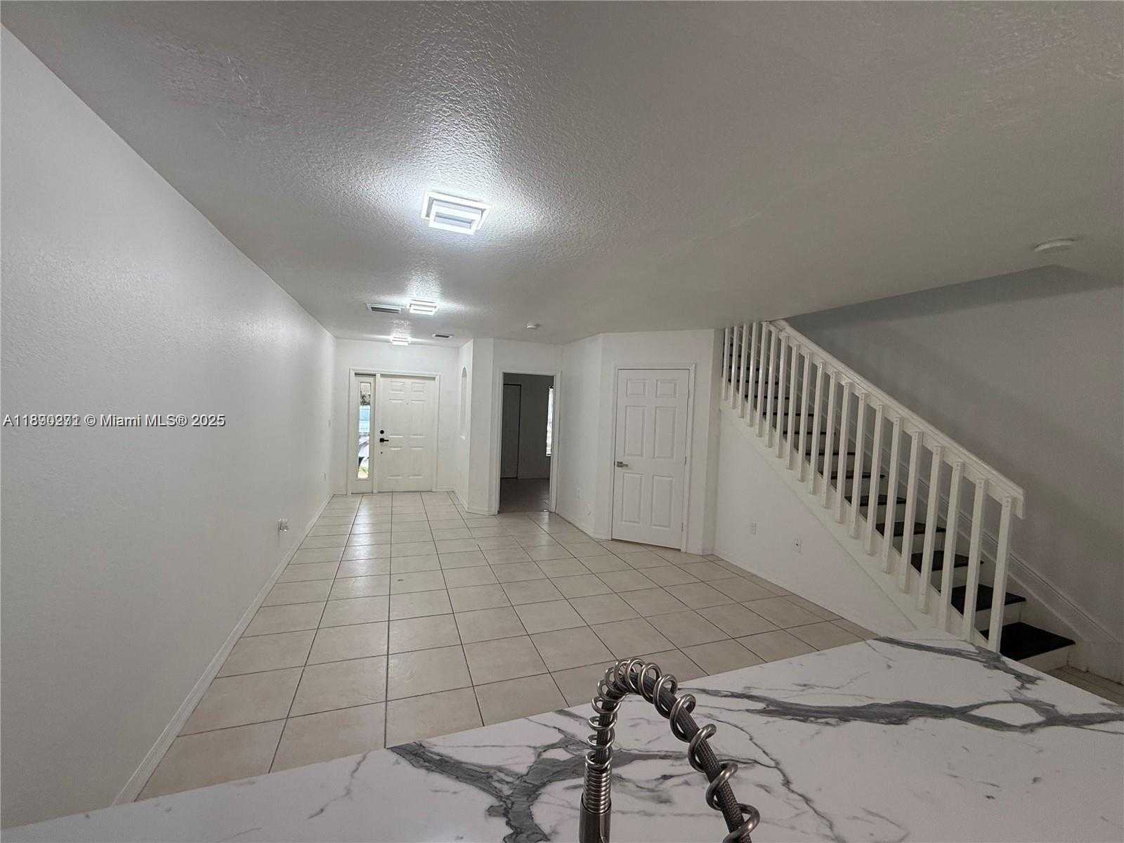 Small Image of 13717 SOUTH WEST 171ST LN, Miami Number 6