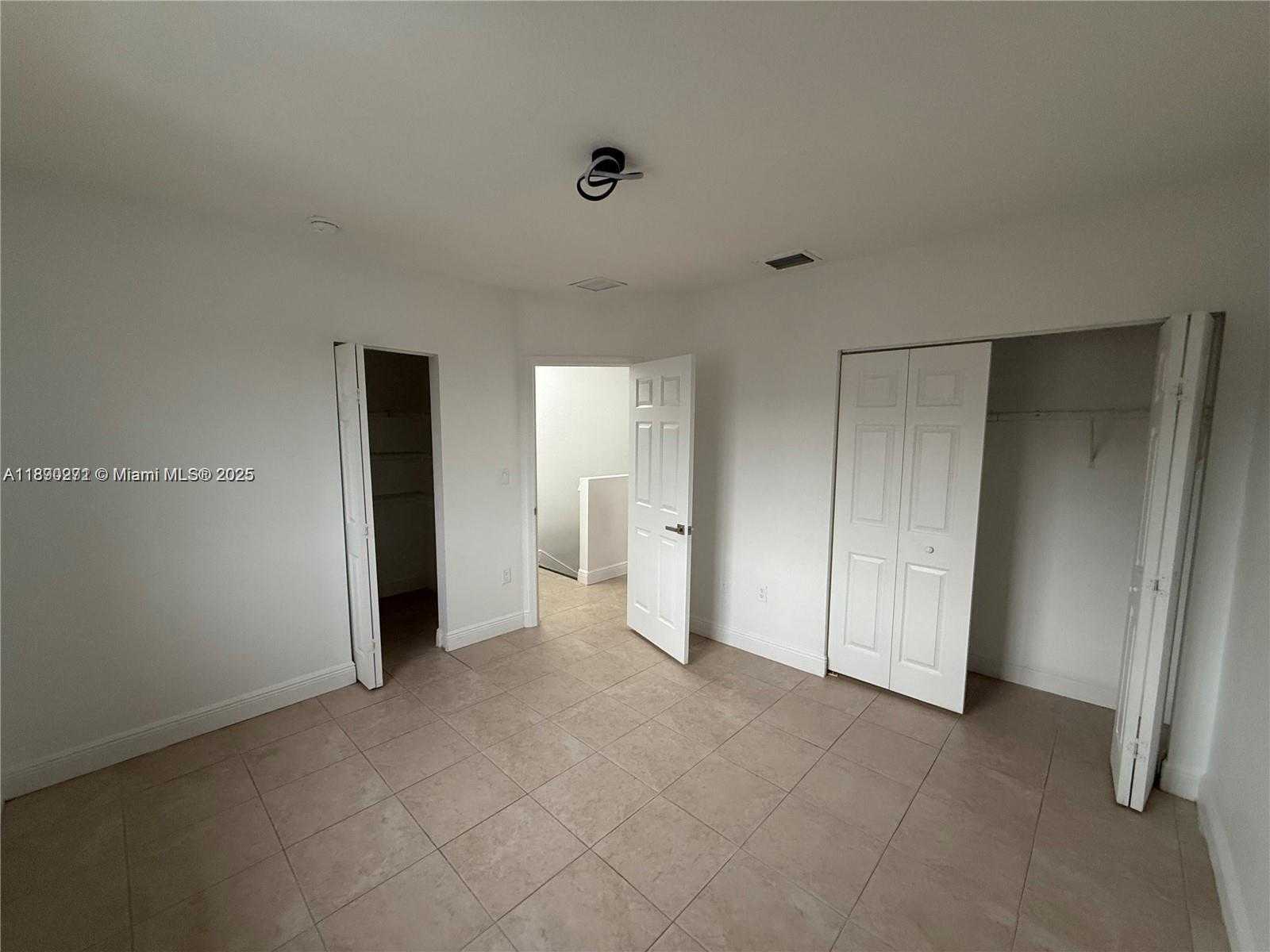 Small Image of 13717 SOUTH WEST 171ST LN, Miami Number 8