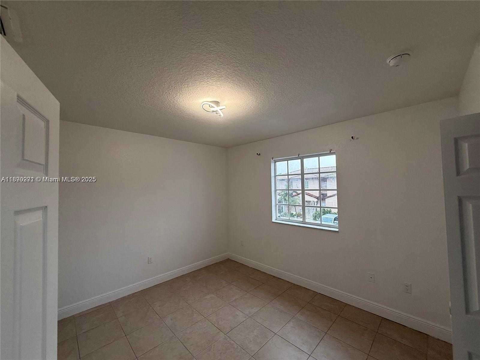 Small Image of 13717 SOUTH WEST 171ST LN, Miami Number 9