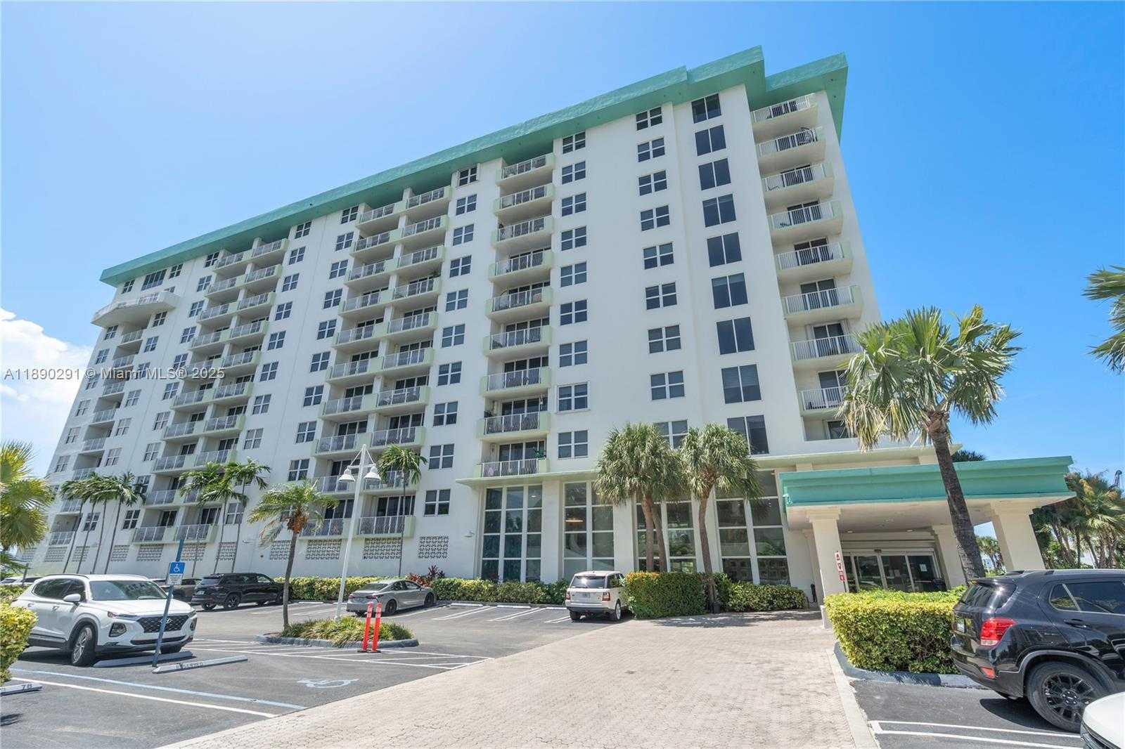 Small Image of 10350 WEST BAY HARBOR DR #10AB, Bay Harbor Islands Number 38