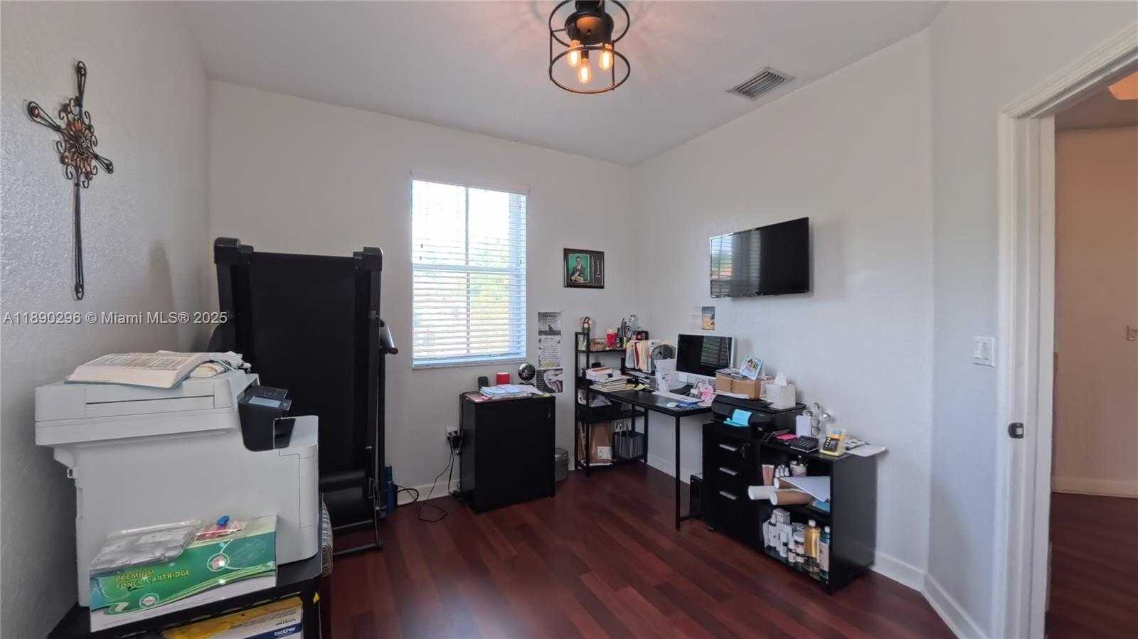 Small Image of 12283 SOUTH WEST 123RD PSGE, Miami Number 17
