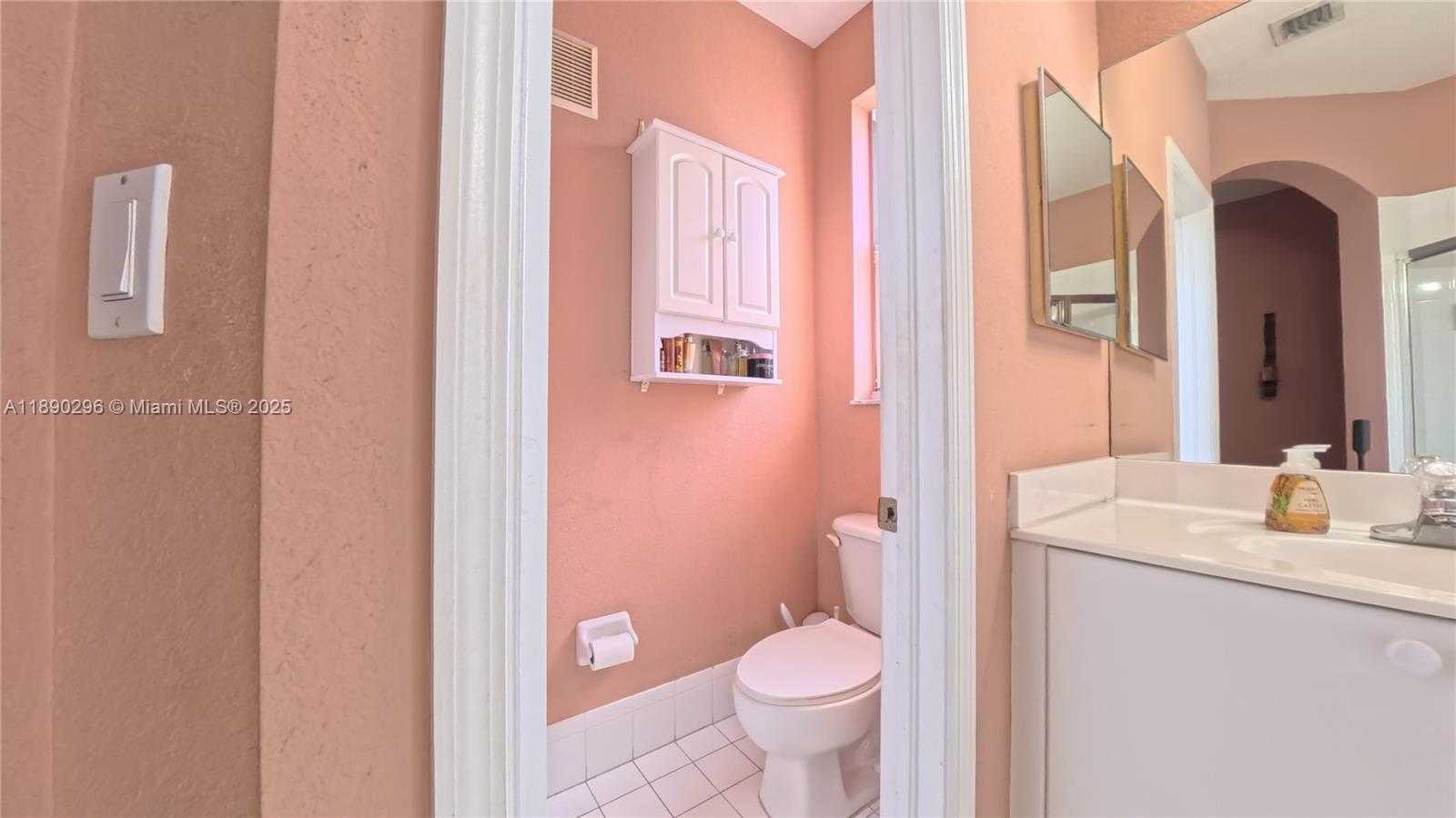 Small Image of 12283 SOUTH WEST 123RD PSGE, Miami Number 26