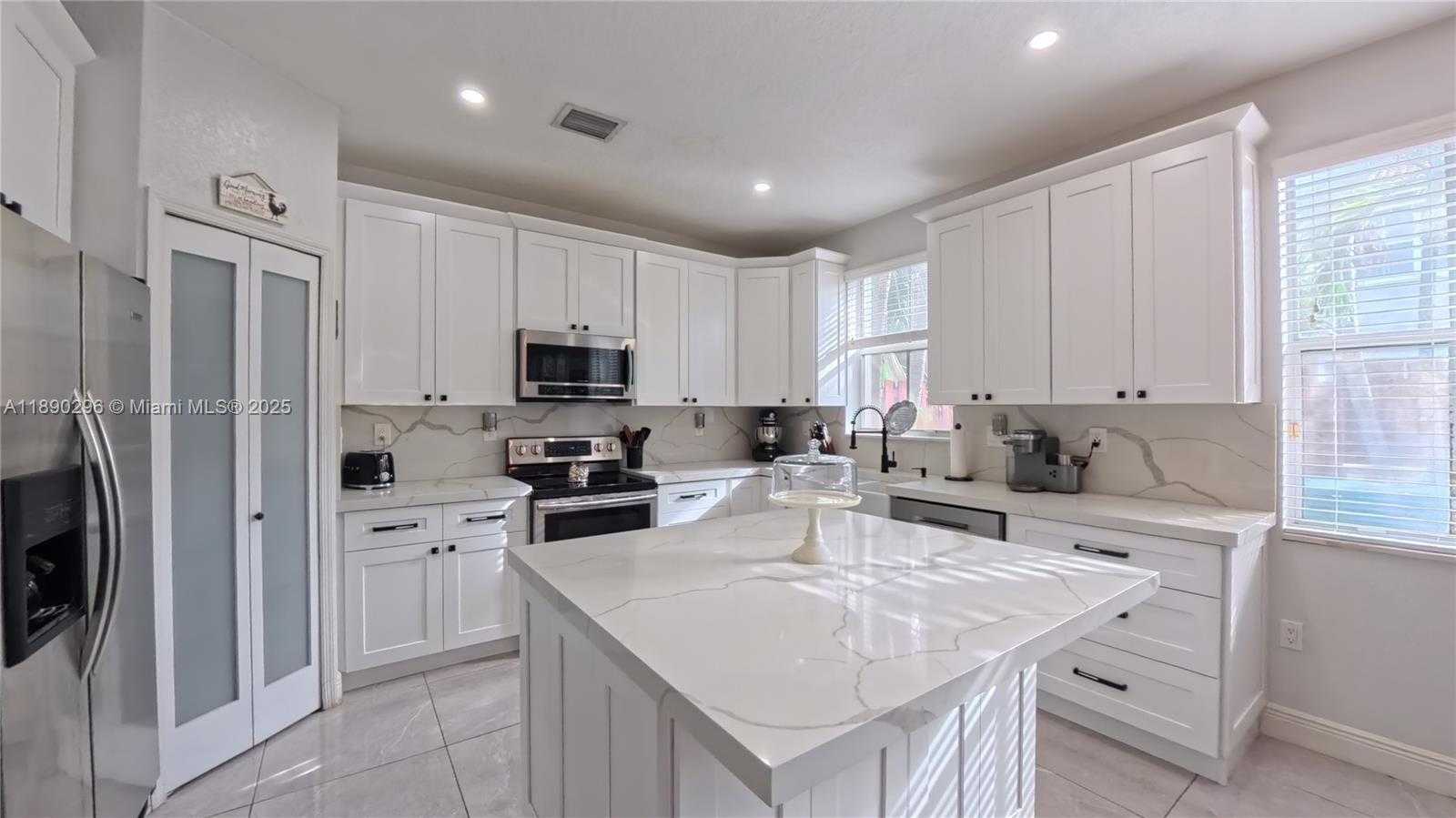 Small Image of 12283 SOUTH WEST 123RD PSGE, Miami Number 4
