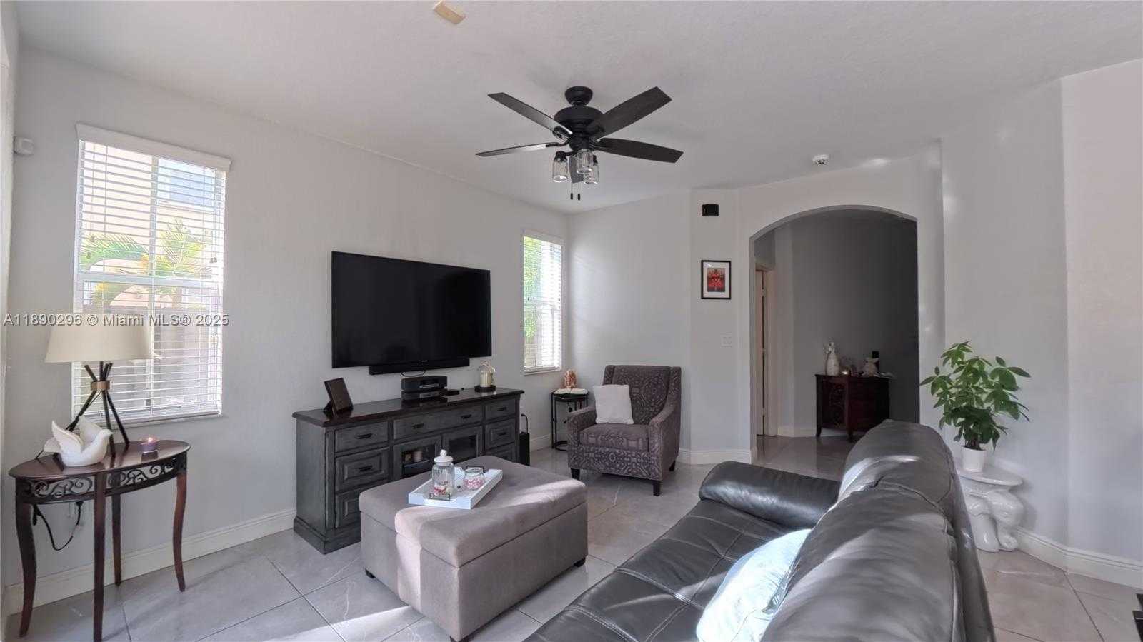 Small Image of 12283 SOUTH WEST 123RD PSGE, Miami Number 8