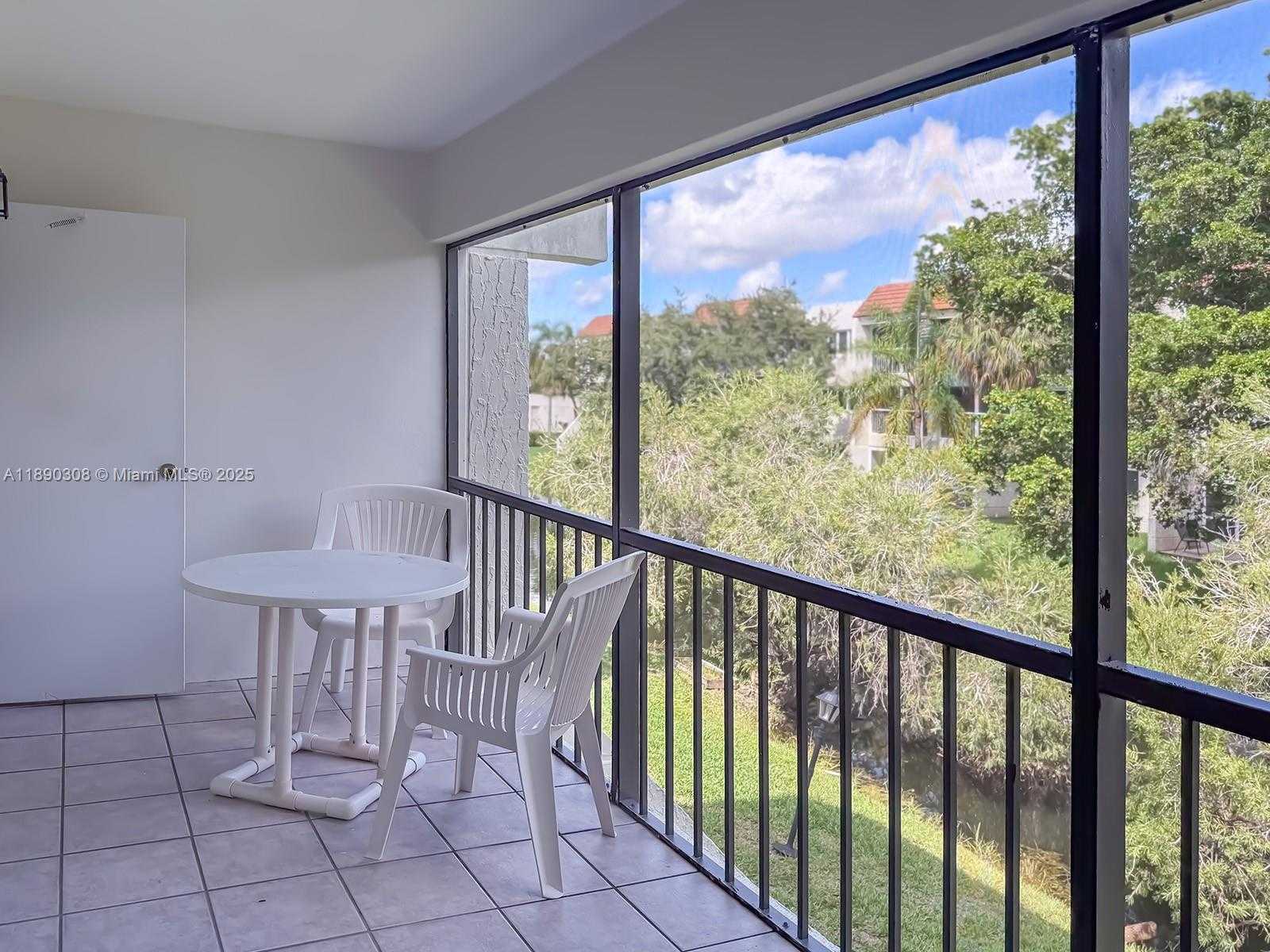 Small Image of 301 RACQUET CLUB RD #203, Weston Number 26