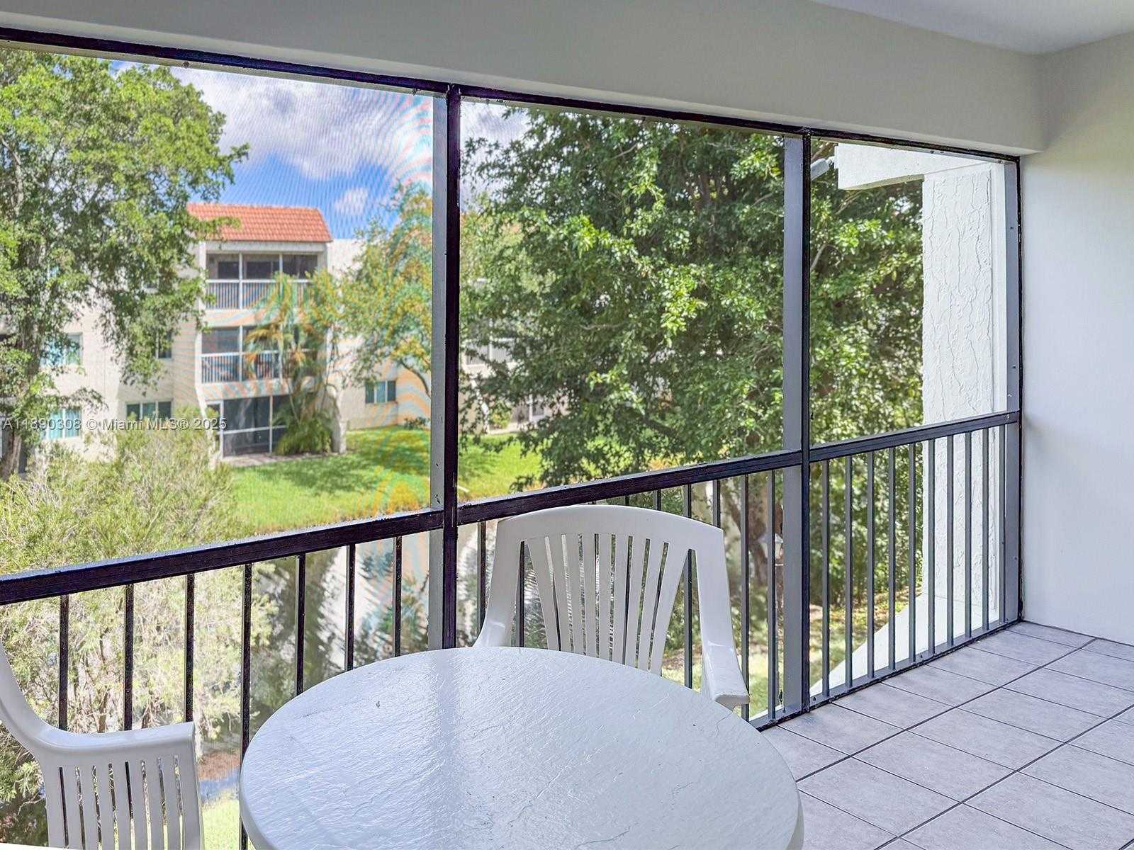 Small Image of 301 RACQUET CLUB RD #203, Weston Number 27