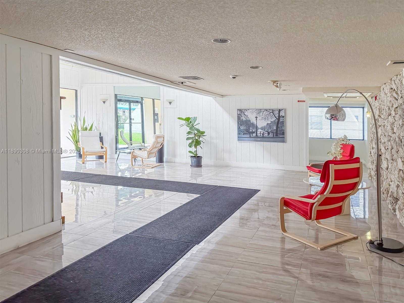 Small Image of 301 RACQUET CLUB RD #203, Weston Number 32