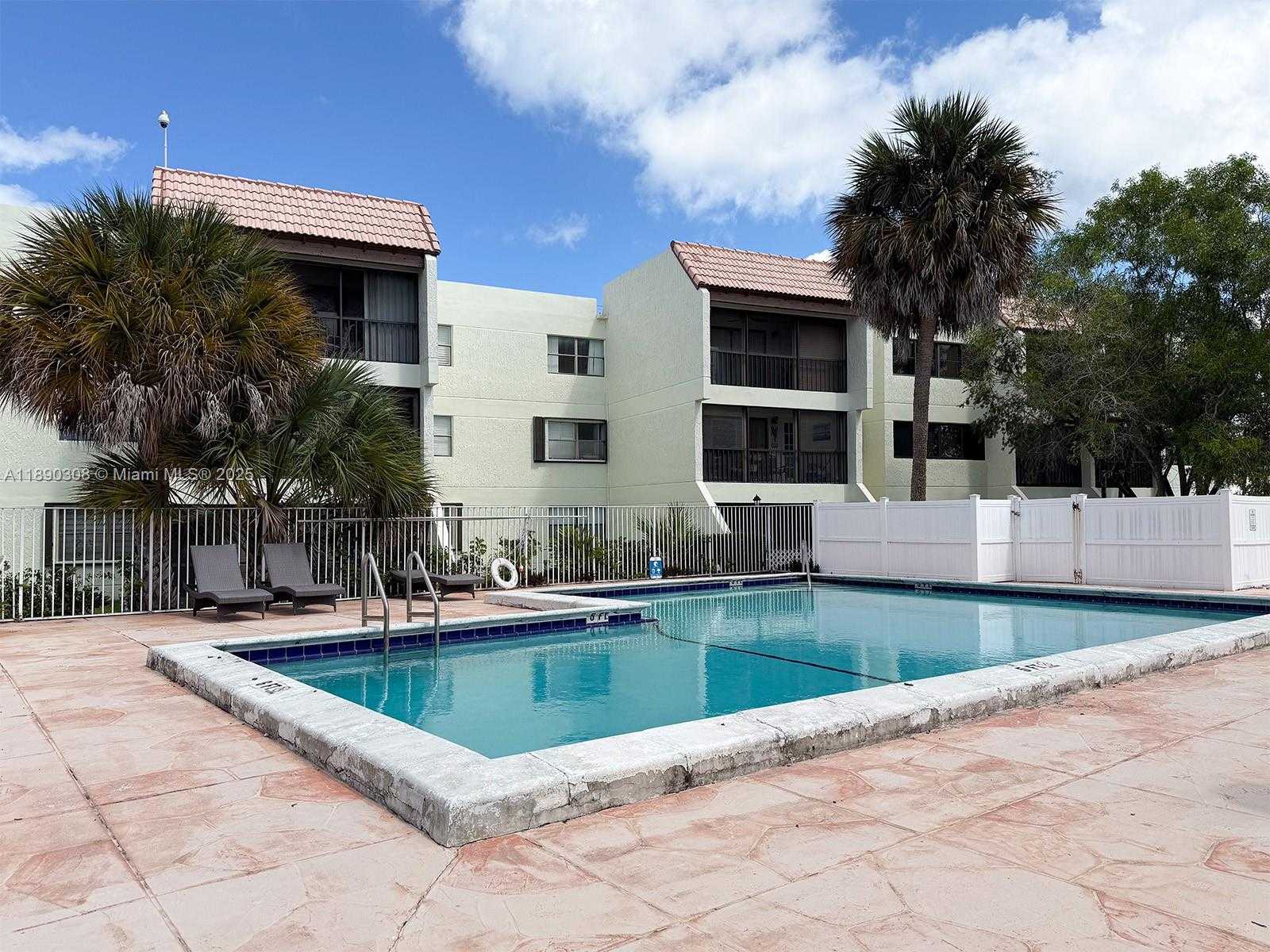 Small Image of 301 RACQUET CLUB RD #203, Weston Number 33