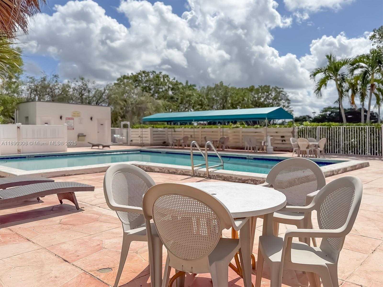 Small Image of 301 RACQUET CLUB RD #203, Weston Number 34