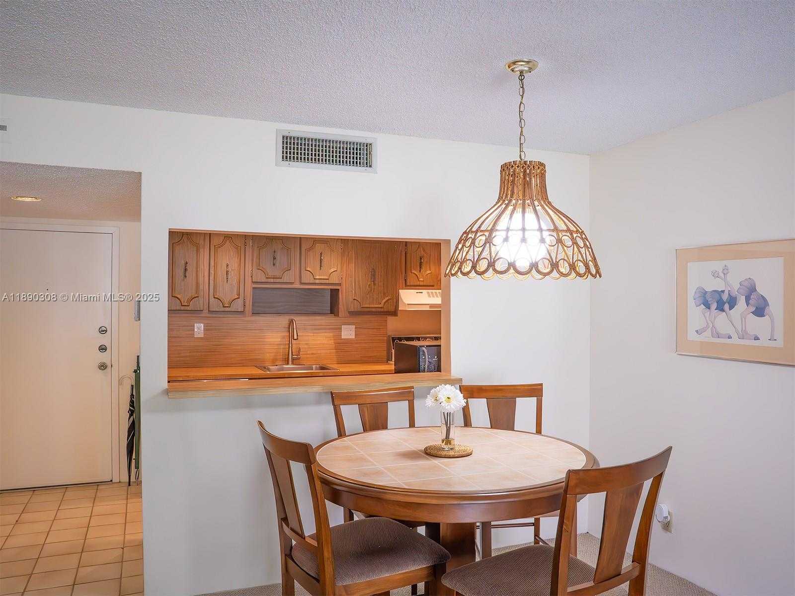 Small Image of 301 RACQUET CLUB RD #203, Weston Number 7