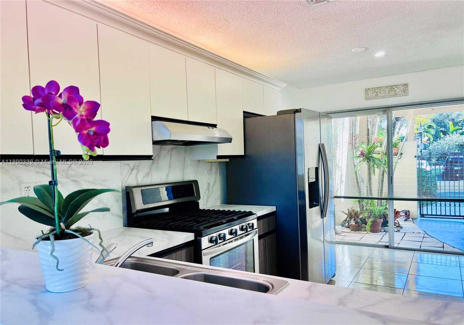 Small Image of 4530 NORTH WEST 102ND CT #4530, Doral Number 3