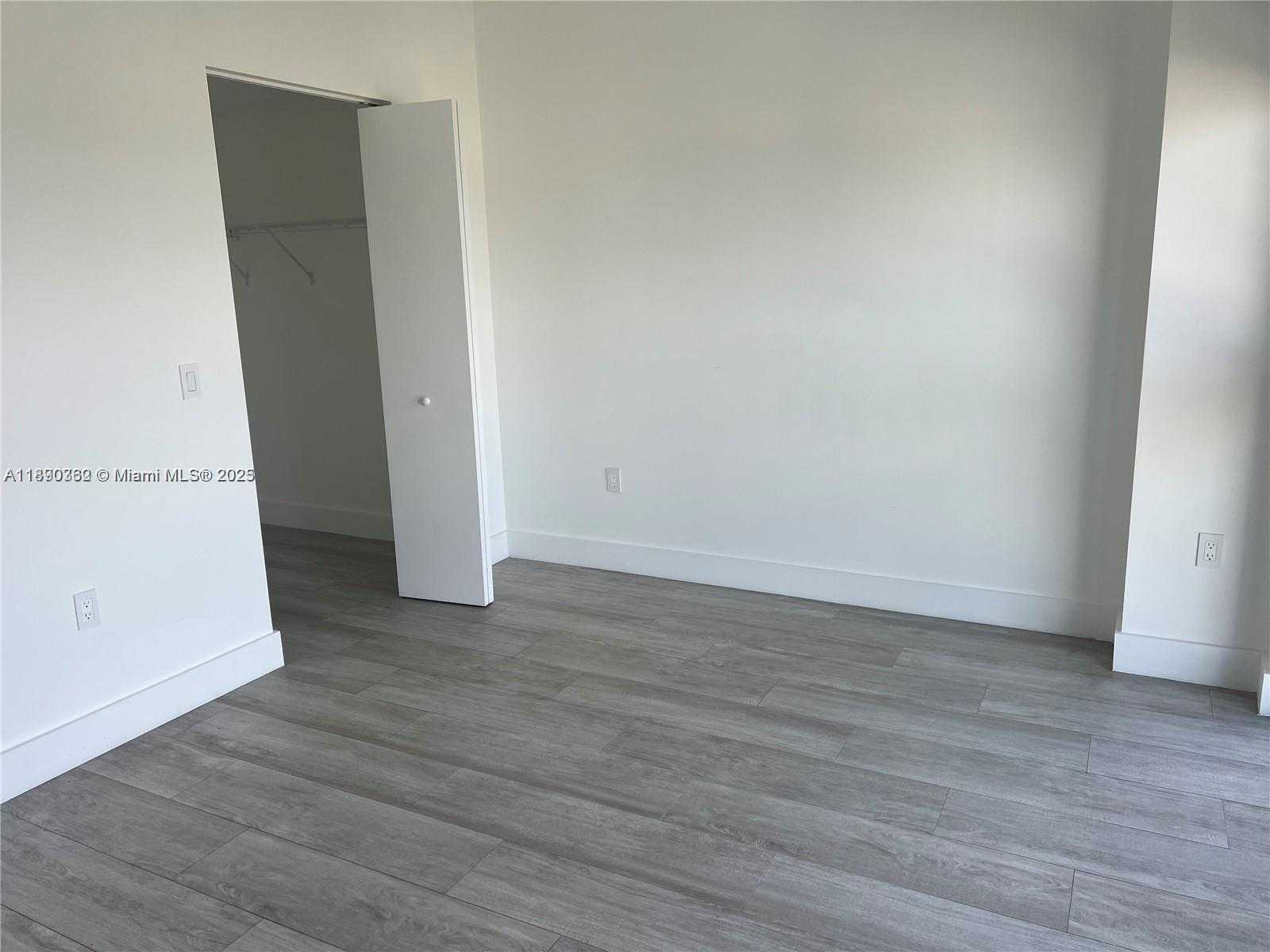 Small Image of 121 NORTH EAST 34TH ST #1610, Miami Number 14