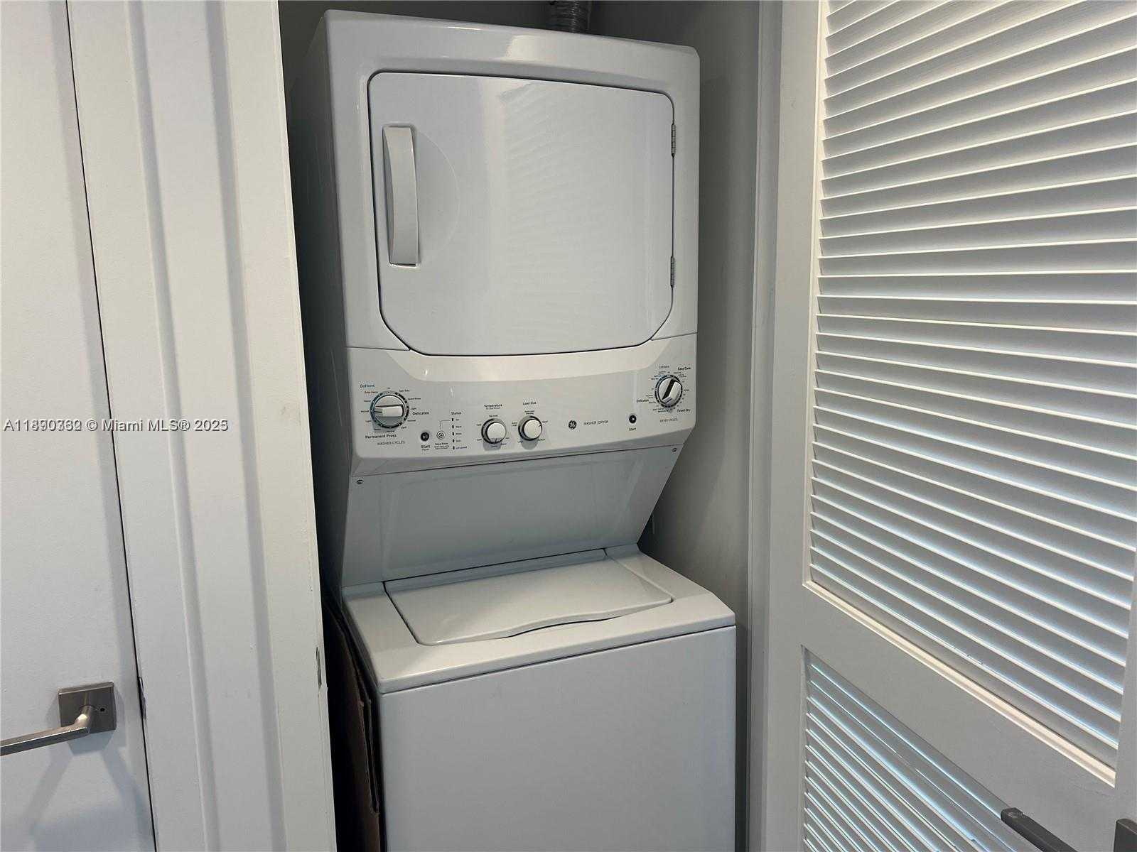 Small Image of 121 NORTH EAST 34TH ST #1610, Miami Number 17