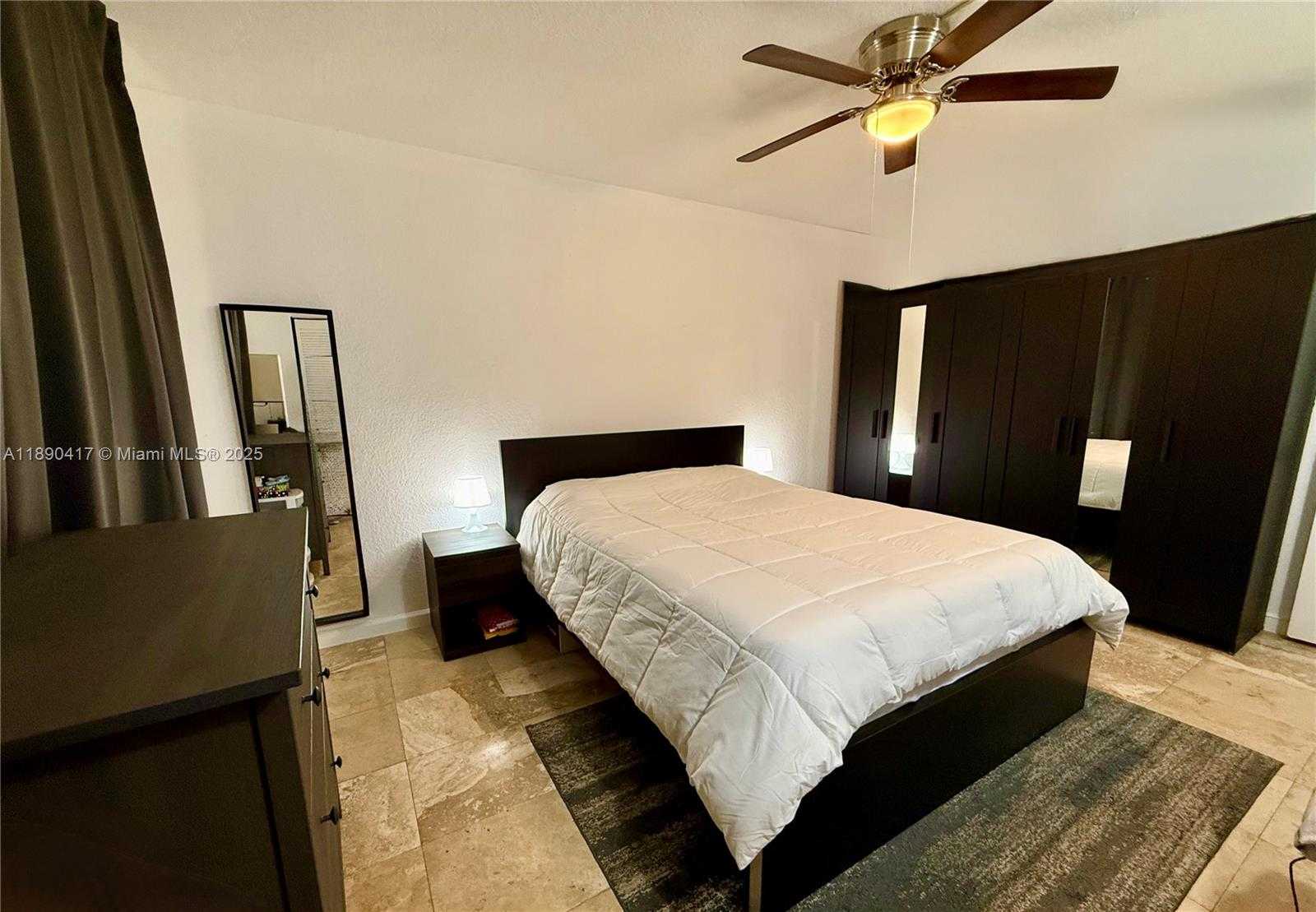 Small Image of 1801 SOUTH TREASURE DR #110, North Bay Village Number 4
