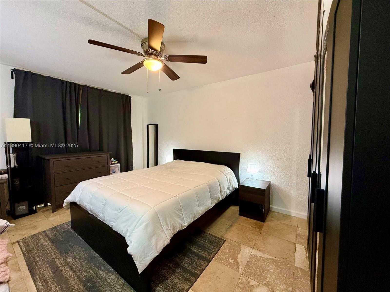 Small Image of 1801 SOUTH TREASURE DR #110, North Bay Village Number 5