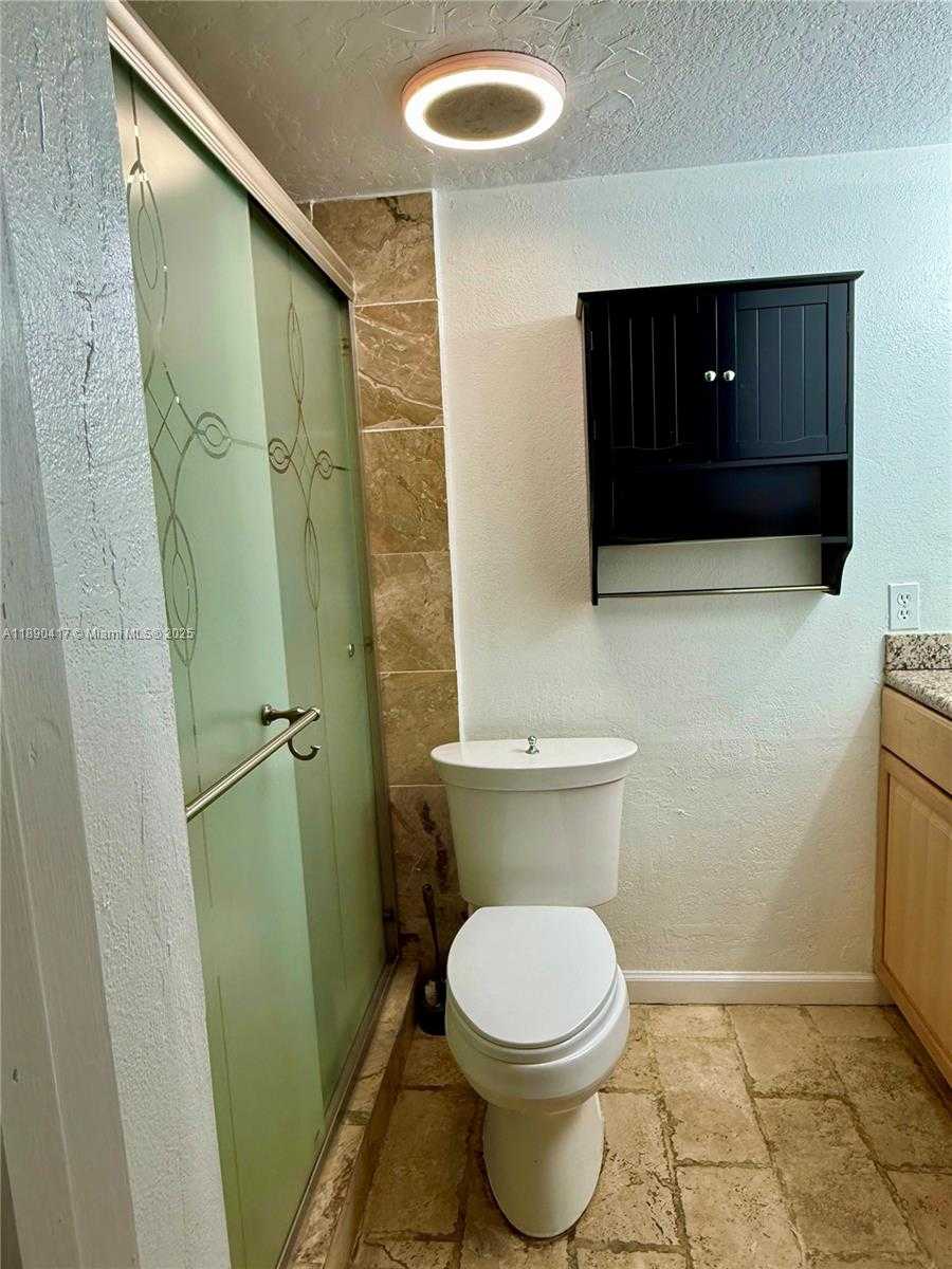 Small Image of 1801 SOUTH TREASURE DR #110, North Bay Village Number 6