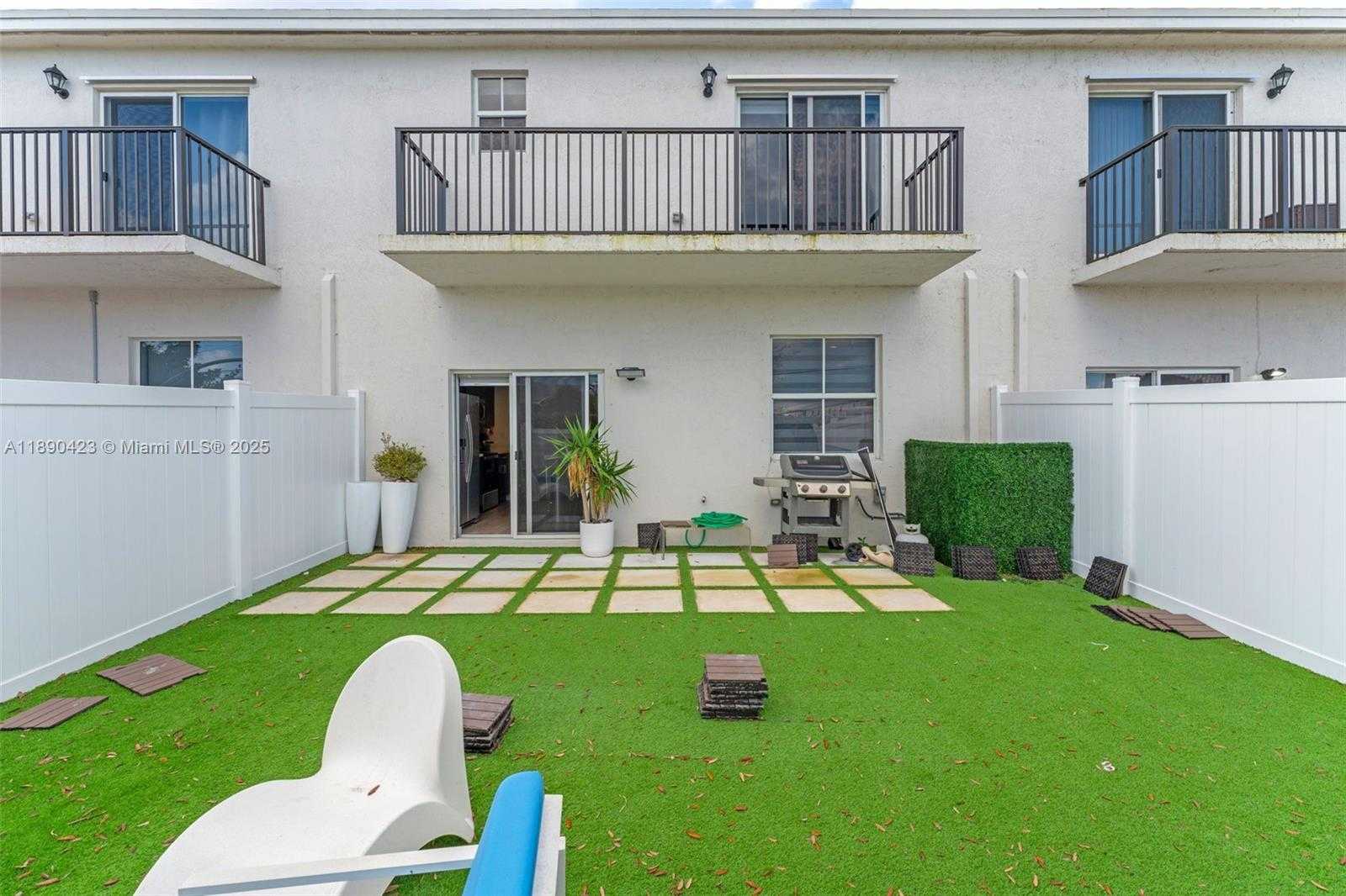 Small Image of 809 SOUTH EAST 16TH CT, Homestead Number 19