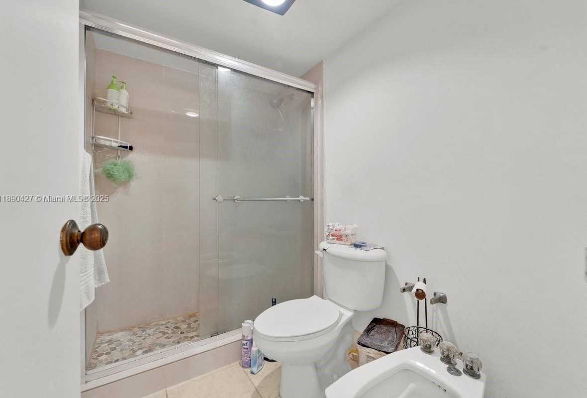 Small Image of 2501 BRICKELL AVE #1103, Miami Number 10