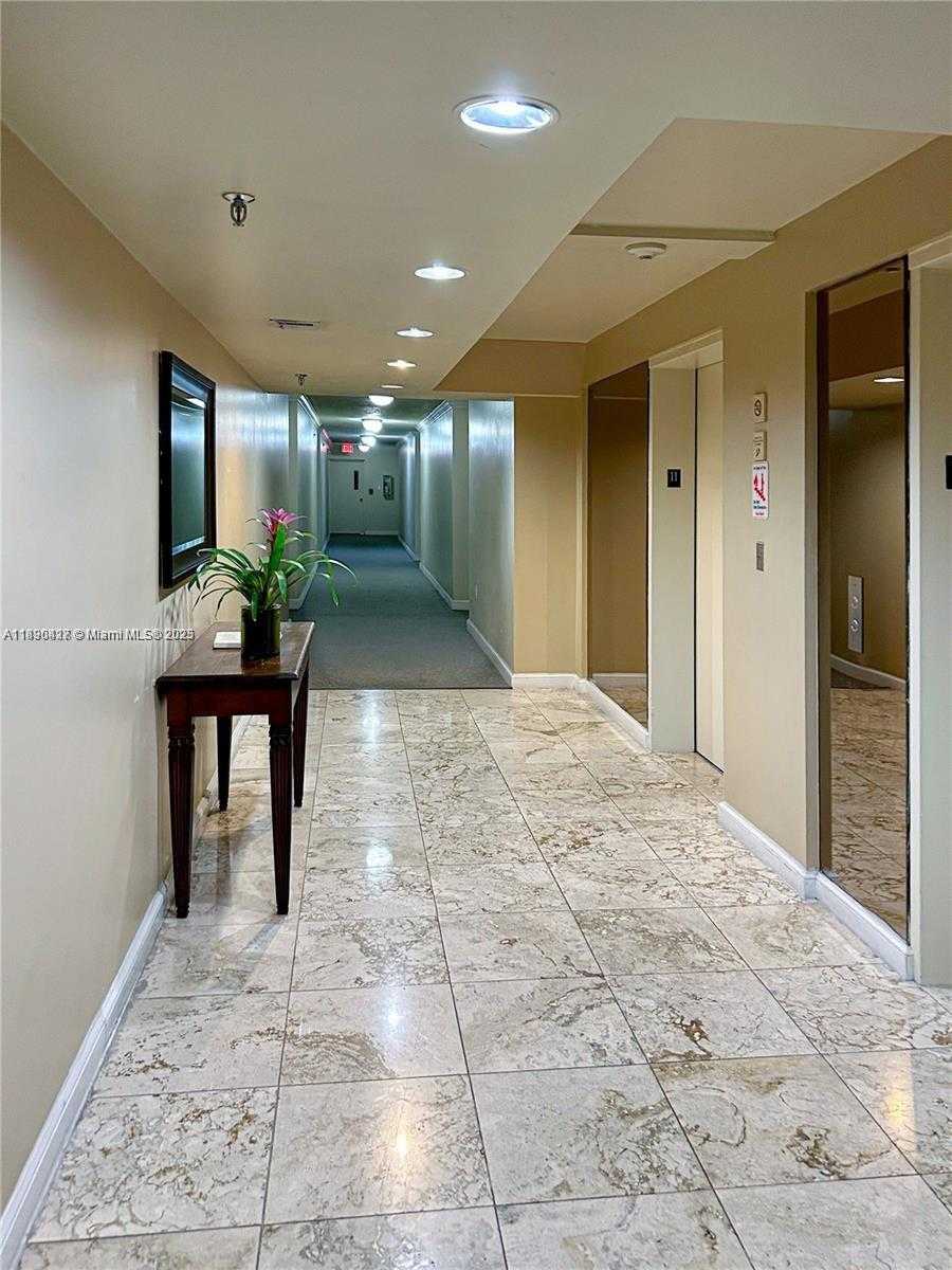 Small Image of 2501 BRICKELL AVE #1103, Miami Number 3