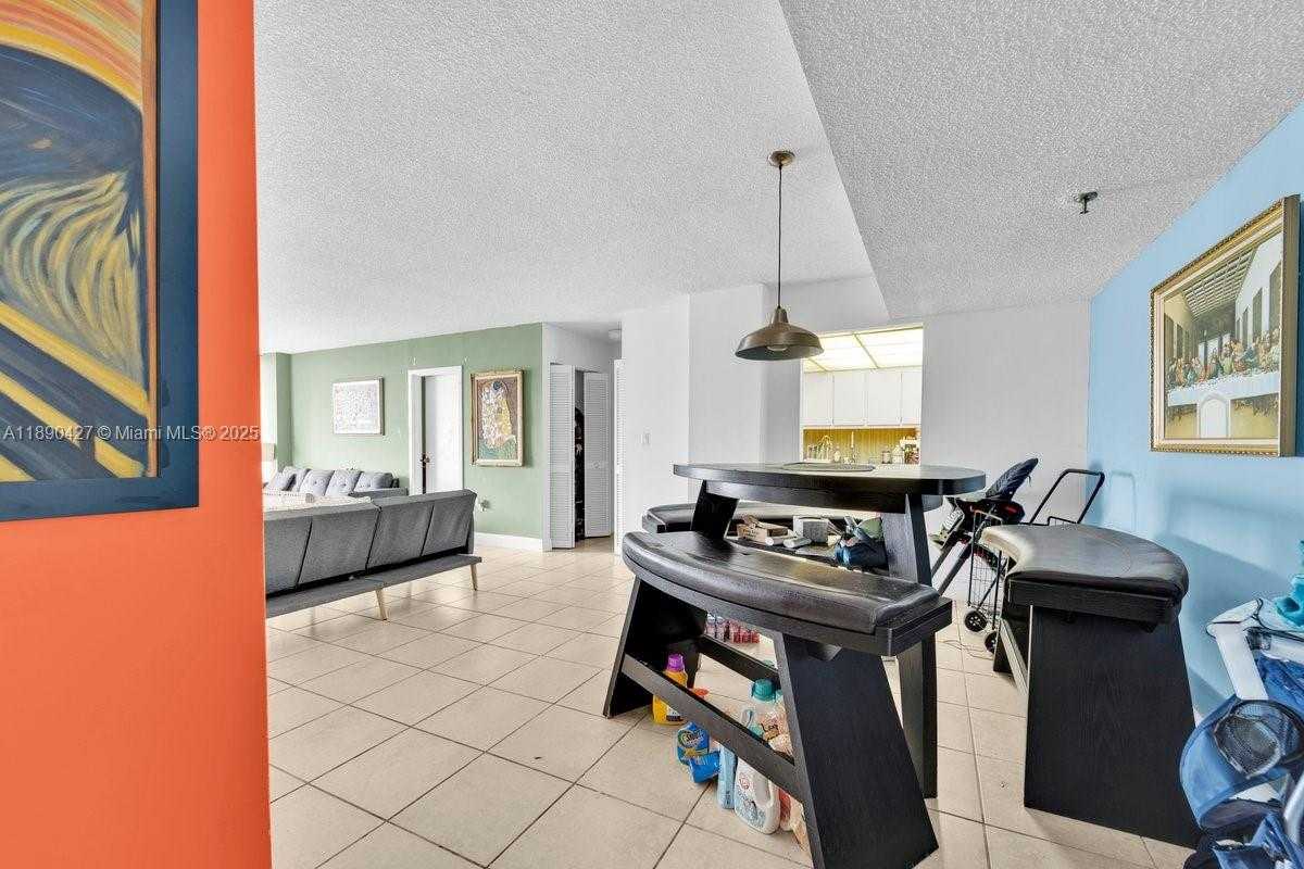 Small Image of 2501 BRICKELL AVE #1103, Miami Number 4