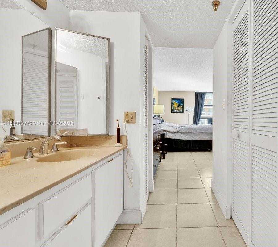Small Image of 2501 BRICKELL AVE #1103, Miami Number 9