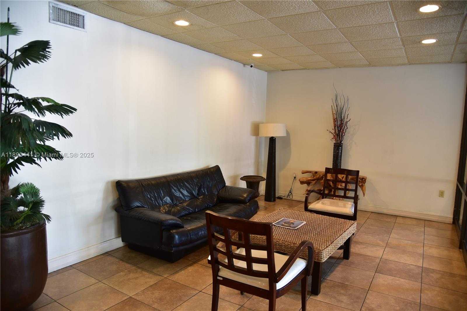Small Image of 6900 BAY DR #9D, Miami Beach Number 18