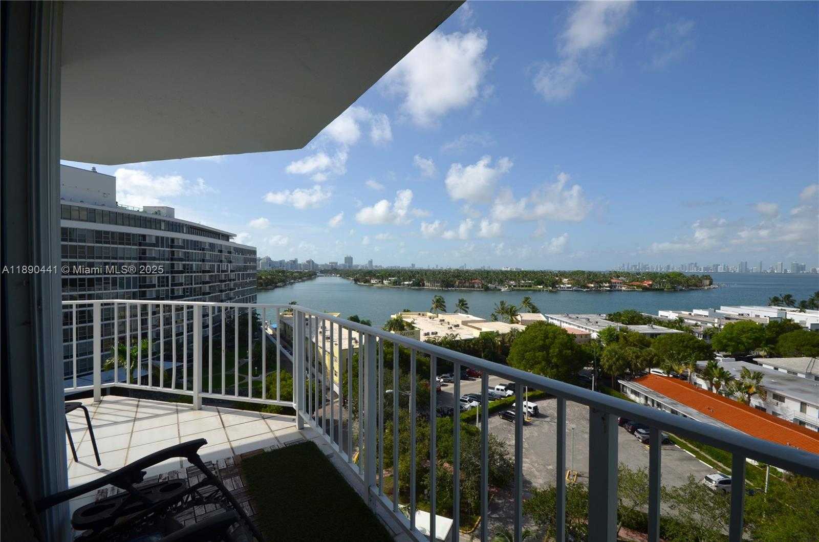 Small Image of 6900 BAY DR #9D, Miami Beach Number 21