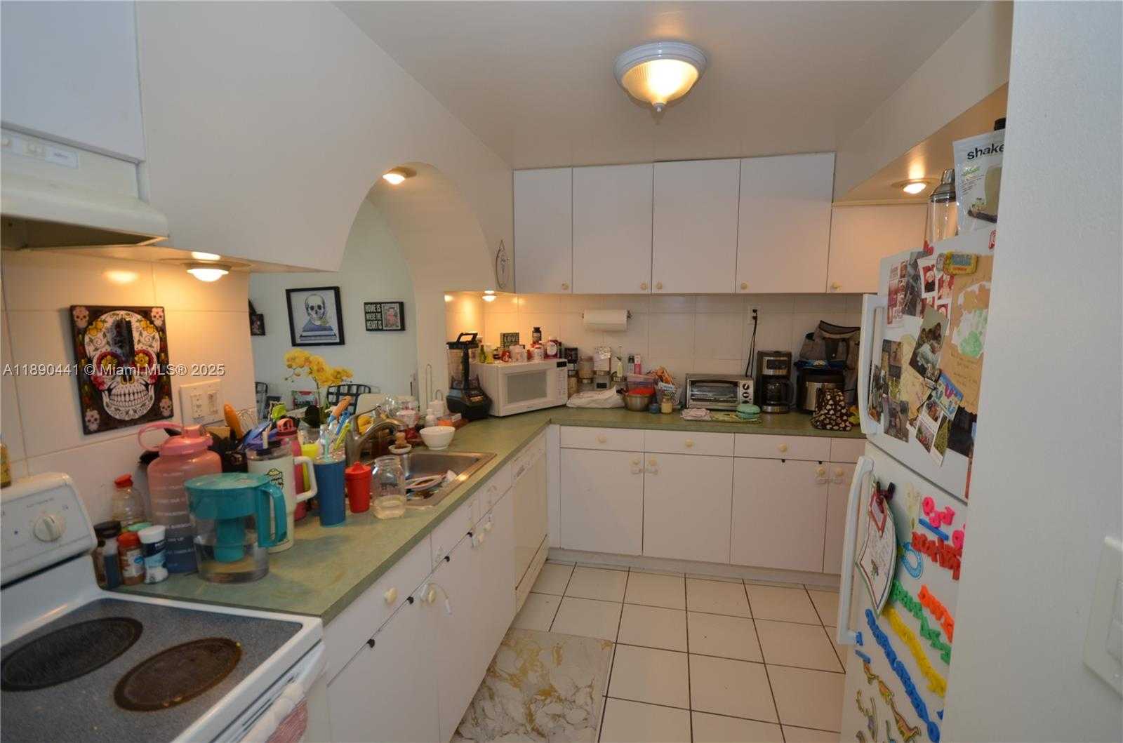 Small Image of 6900 BAY DR #9D, Miami Beach Number 8