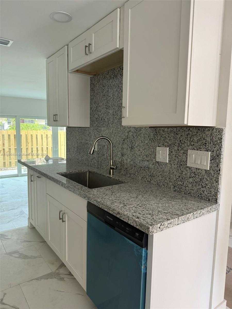 Small Image of 8183 NORTH WEST 8TH MNR #9, Plantation Number 28