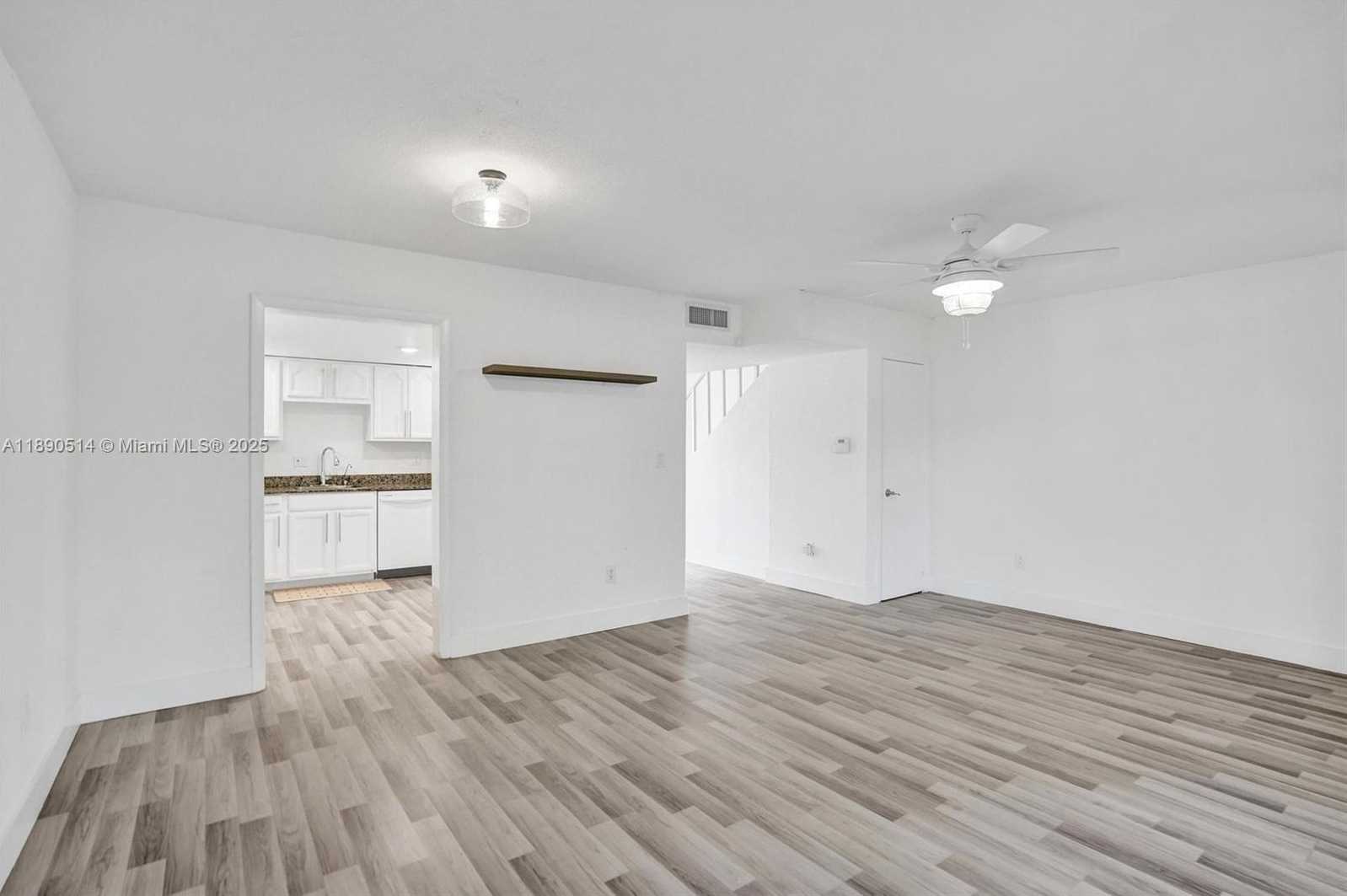 Small Image of 4026 Inverrary Dr, Lauderhill, FL 33319, USA Number 17