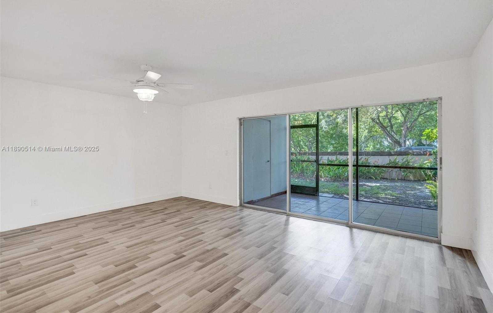 Small Image of 4026 Inverrary Dr, Lauderhill, FL 33319, USA Number 19