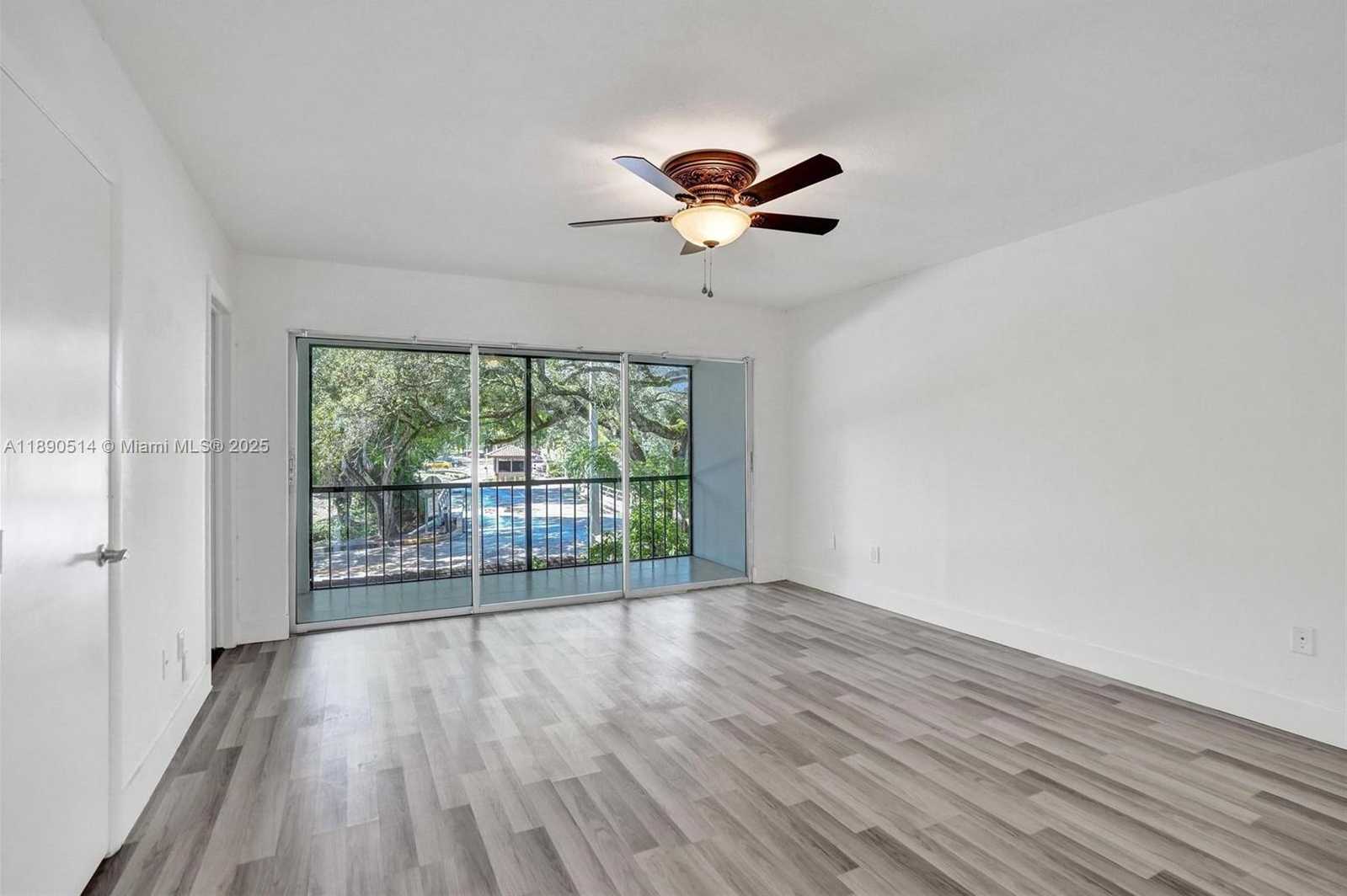 Small Image of 4026 Inverrary Dr, Lauderhill, FL 33319, USA Number 24