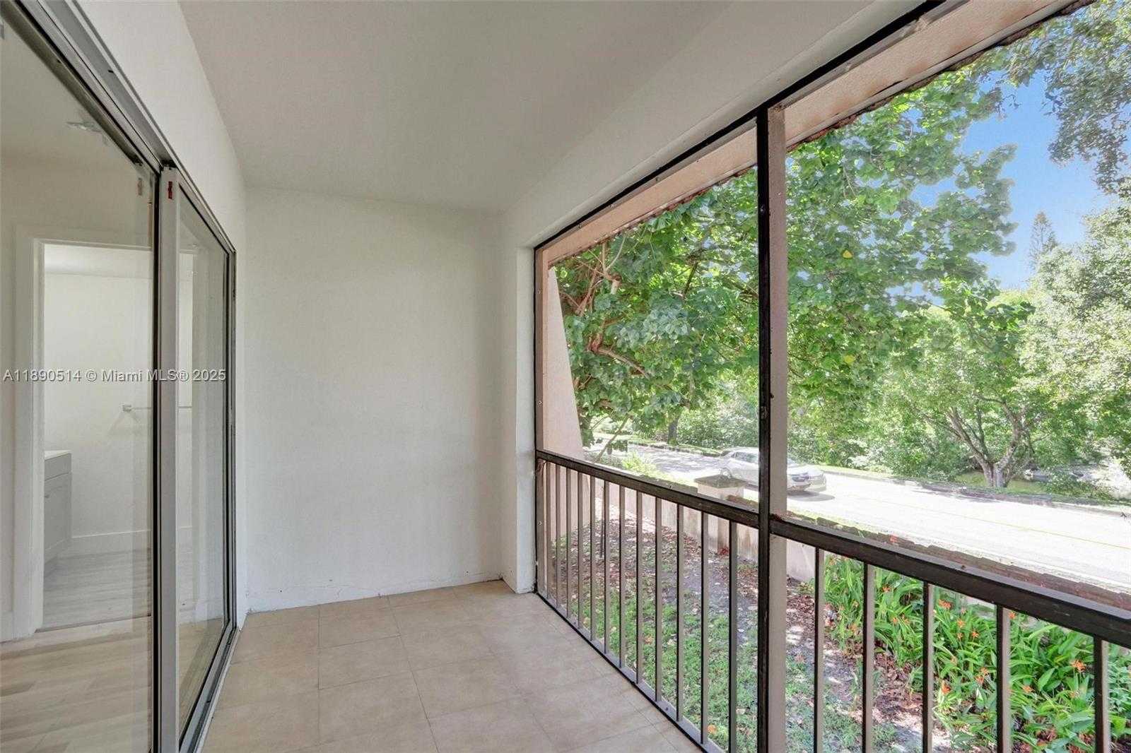 Small Image of 4026 Inverrary Dr, Lauderhill, FL 33319, USA Number 31