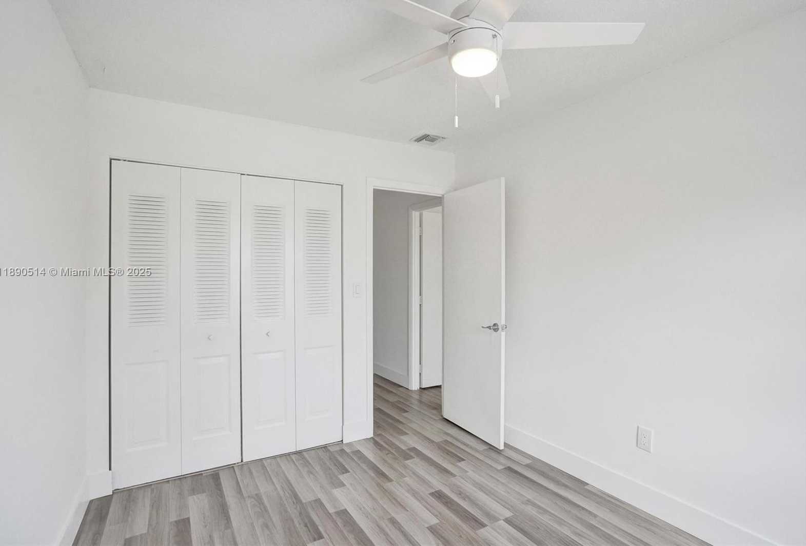 Small Image of 4026 Inverrary Dr, Lauderhill, FL 33319, USA Number 39