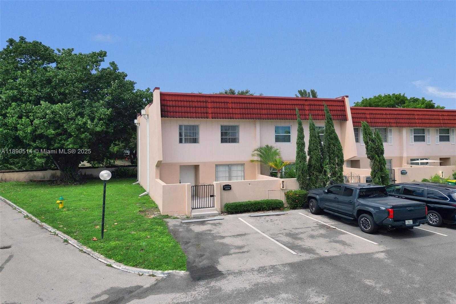 Small Image of 4026 Inverrary Dr, Lauderhill, FL 33319, USA Number 45