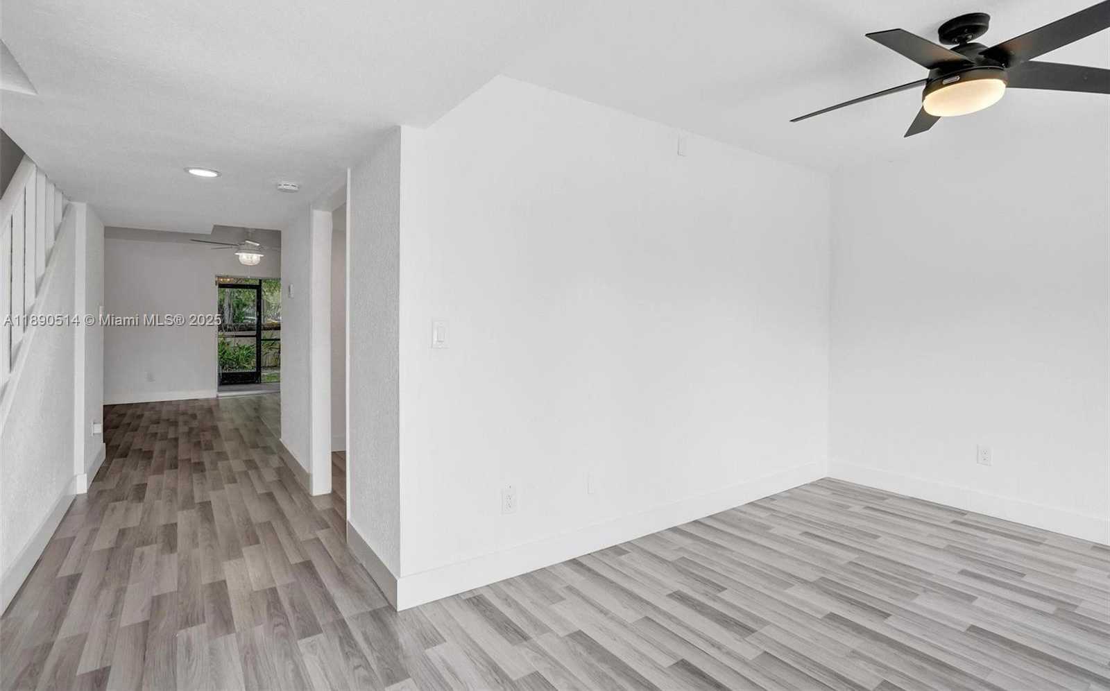 Small Image of 4026 Inverrary Dr, Lauderhill, FL 33319, USA Number 8