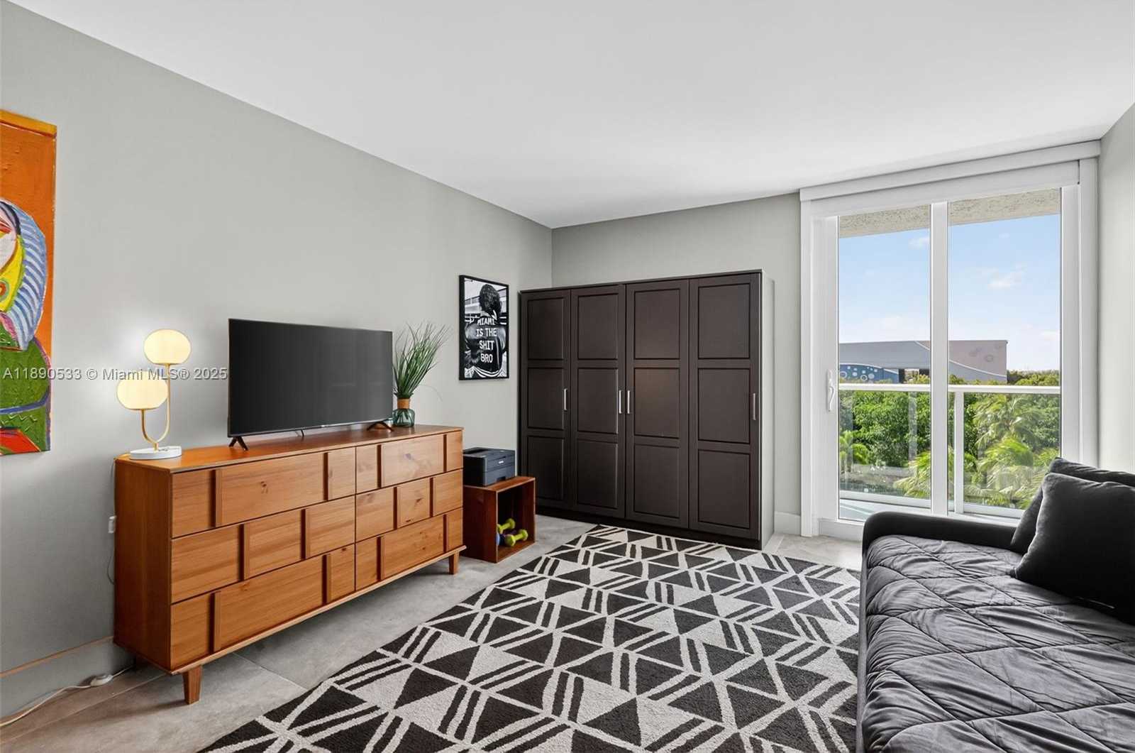Small Image of 100 BAYVIEW DR #526, Sunny Isles Beach Number 16