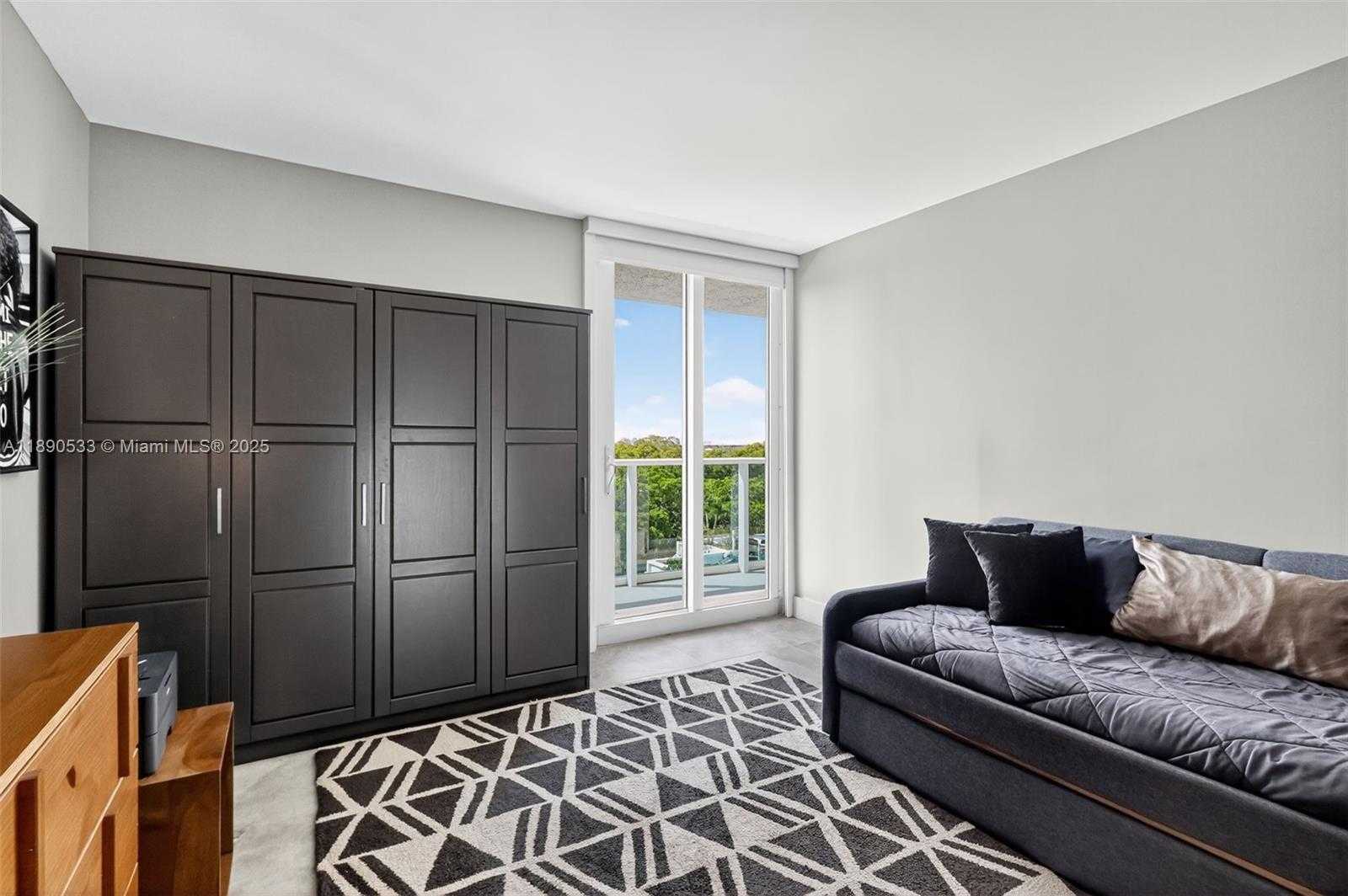 Small Image of 100 BAYVIEW DR #526, Sunny Isles Beach Number 17