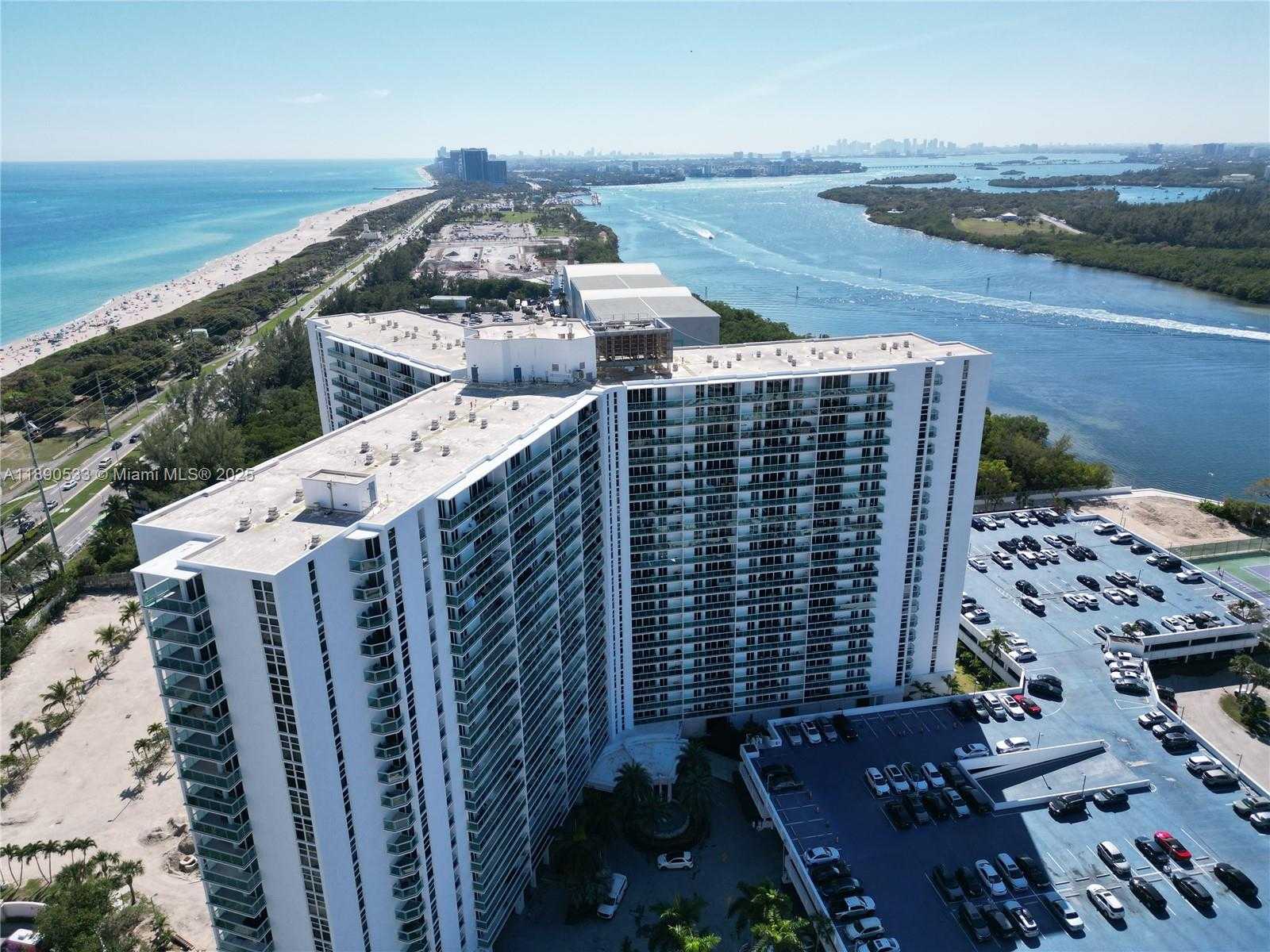 Small Image of 100 BAYVIEW DR #526, Sunny Isles Beach Number 2