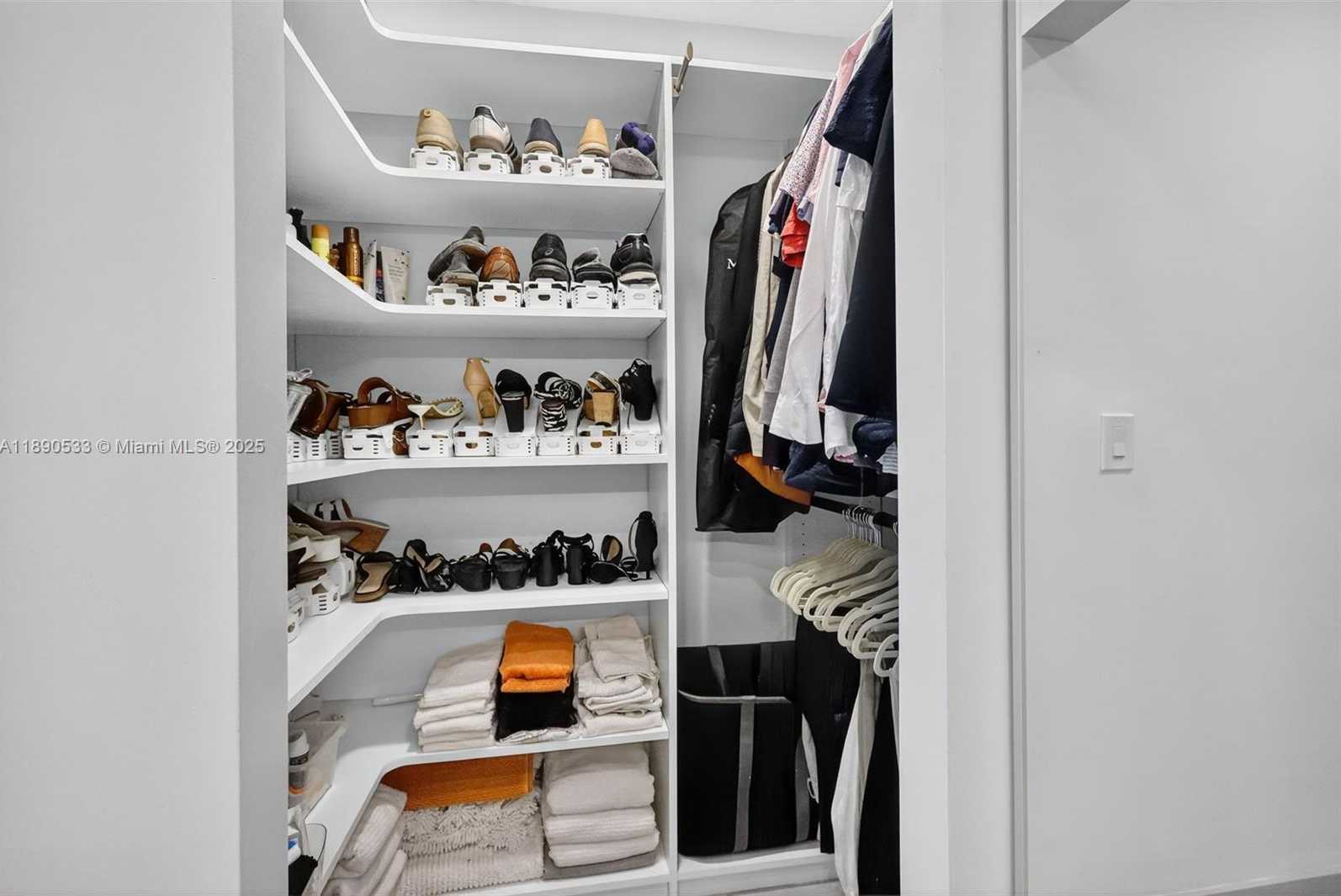 Small Image of 100 BAYVIEW DR #526, Sunny Isles Beach Number 28