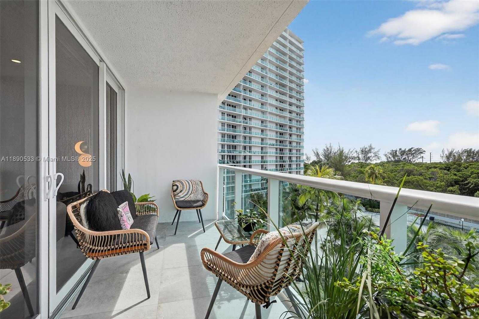 Small Image of 100 BAYVIEW DR #526, Sunny Isles Beach Number 29