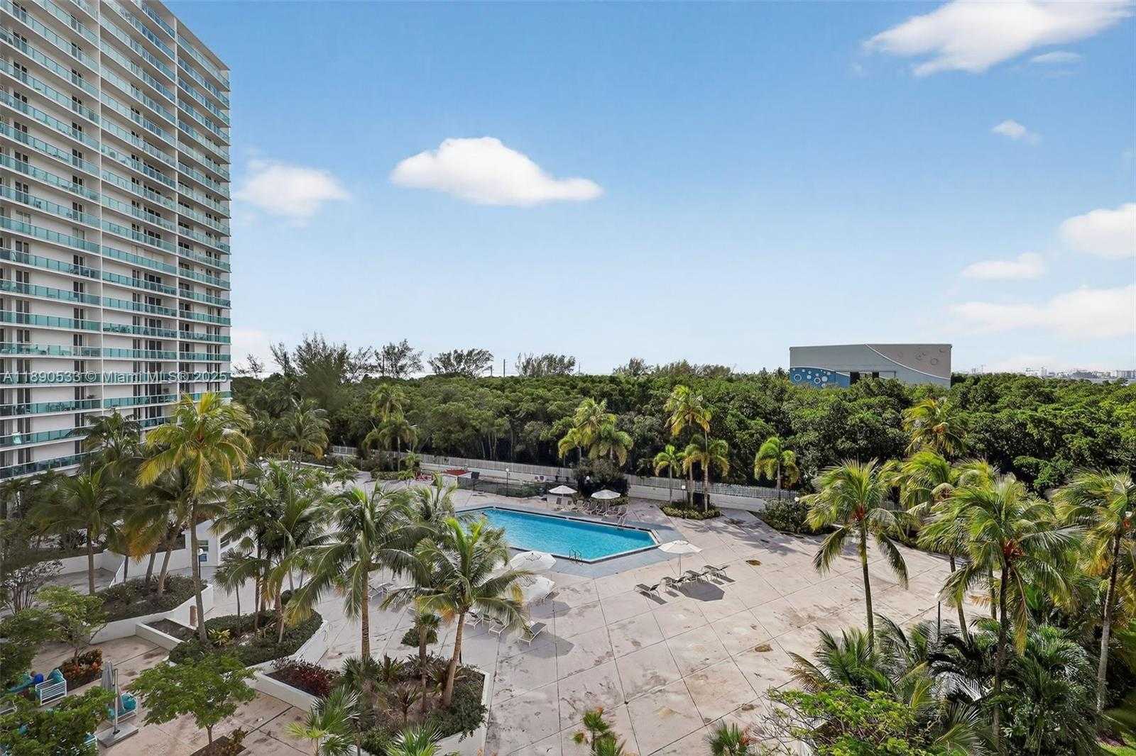 Small Image of 100 BAYVIEW DR #526, Sunny Isles Beach Number 48