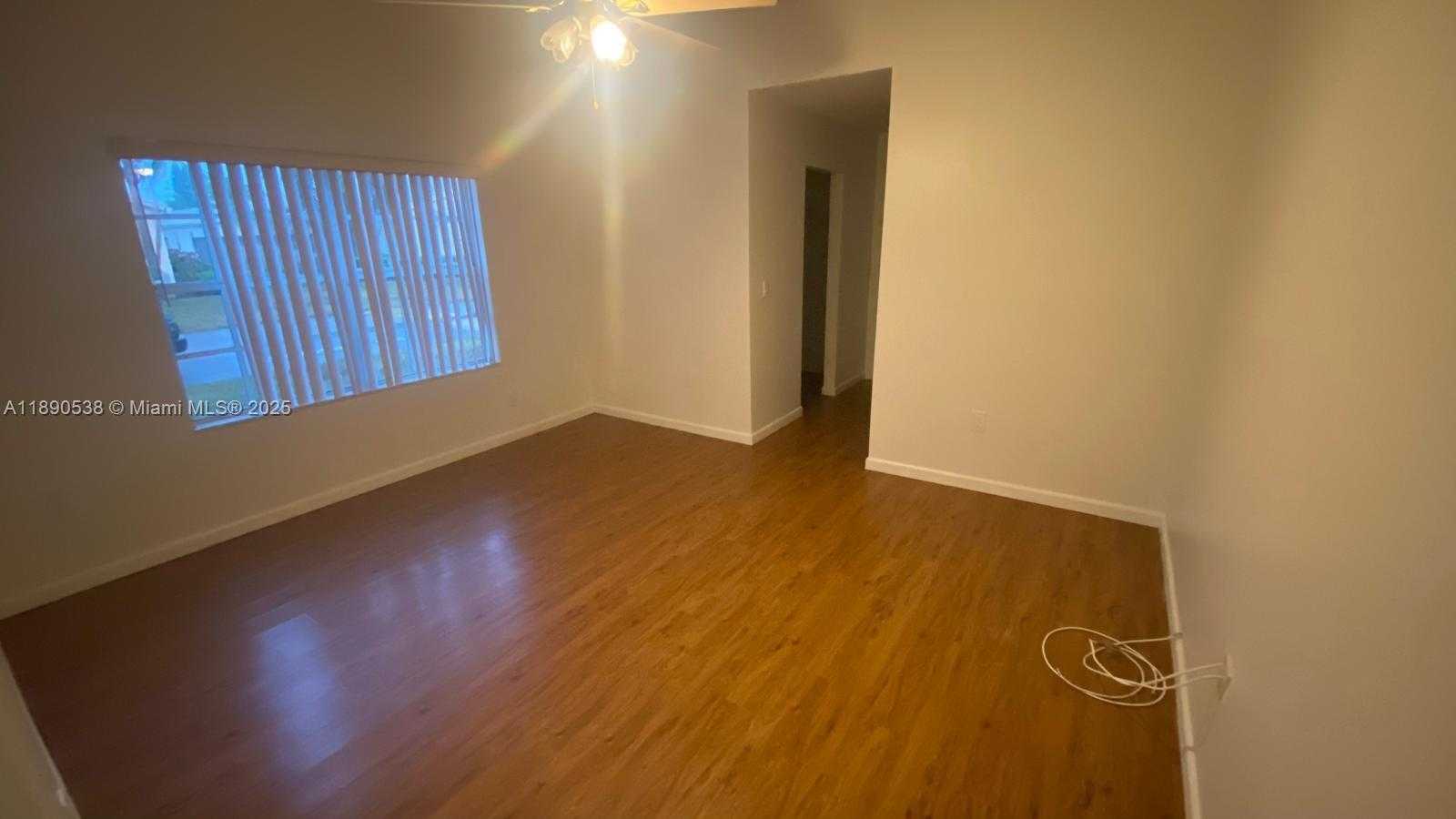 Small Image of 21240 NORTH EAST 9TH CT #1, Miami Number 10