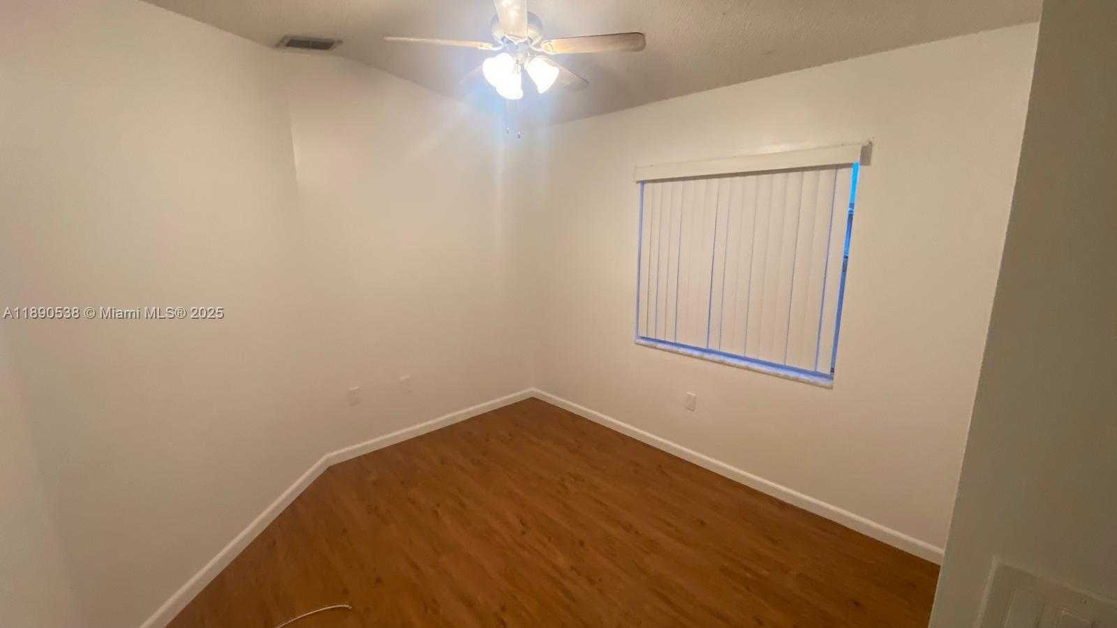 Small Image of 21240 NORTH EAST 9TH CT #1, Miami Number 3
